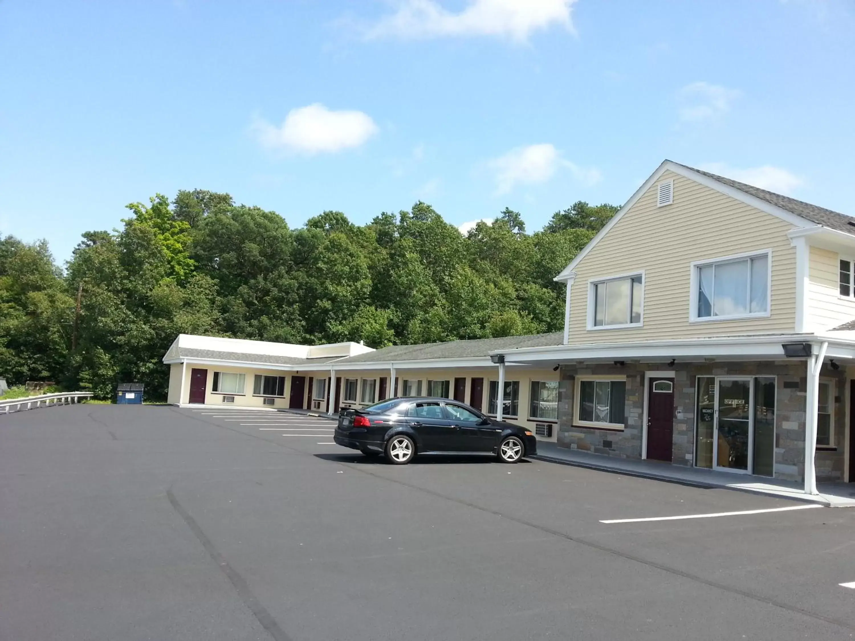 Facade/entrance, Property Building in Americas Best Value Inn Providence-North Scituate