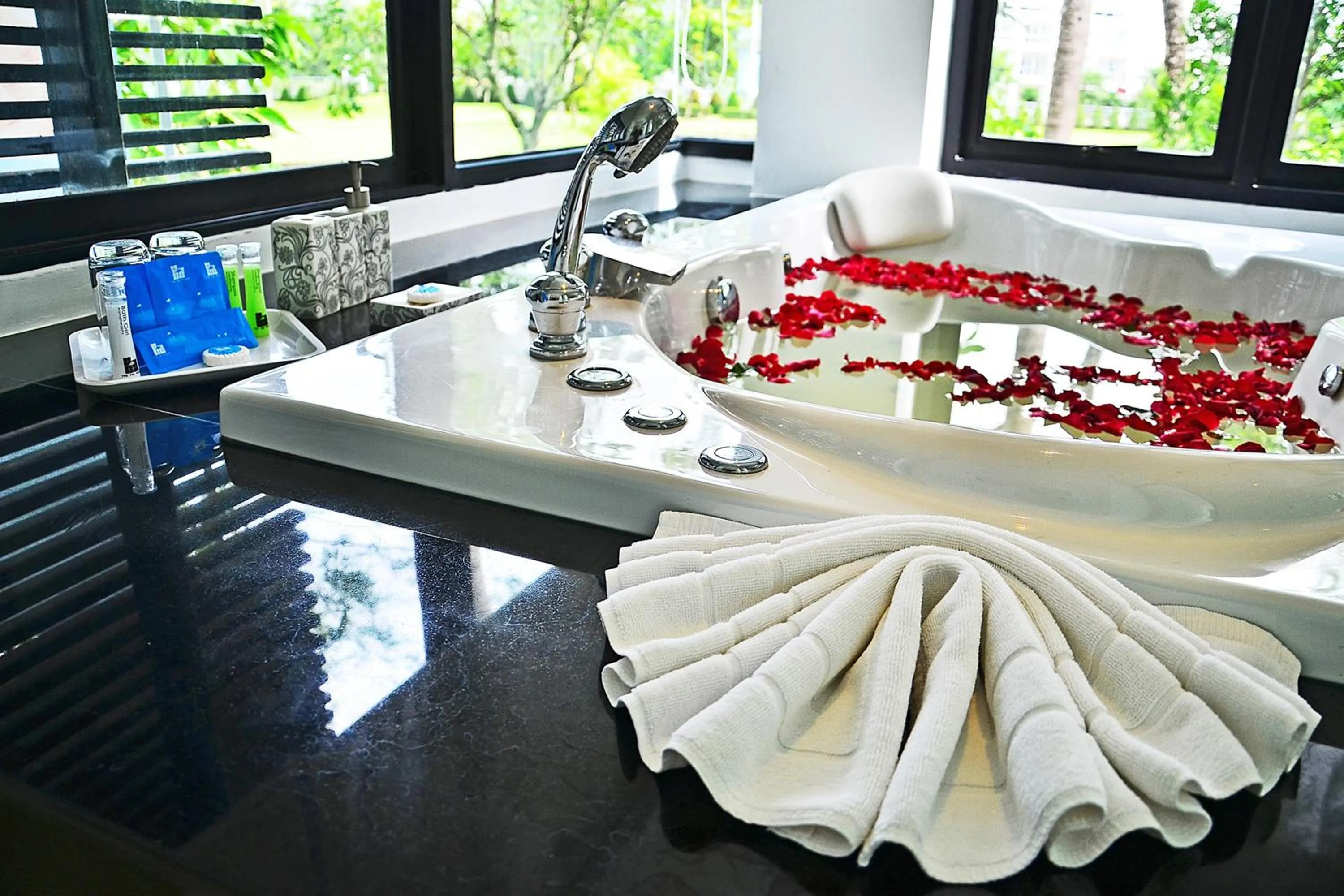 Spa and wellness centre/facilities in The Par Phuket SHA Plus