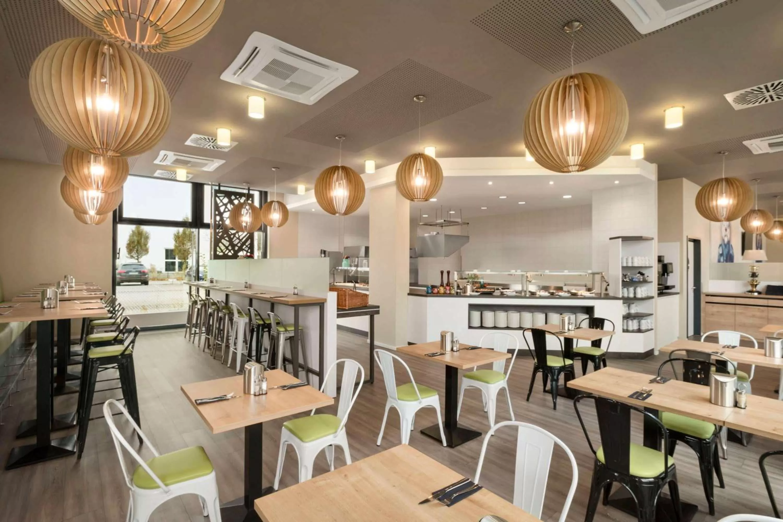 Restaurant/places to eat in Super 8 by Wyndham Munich City West