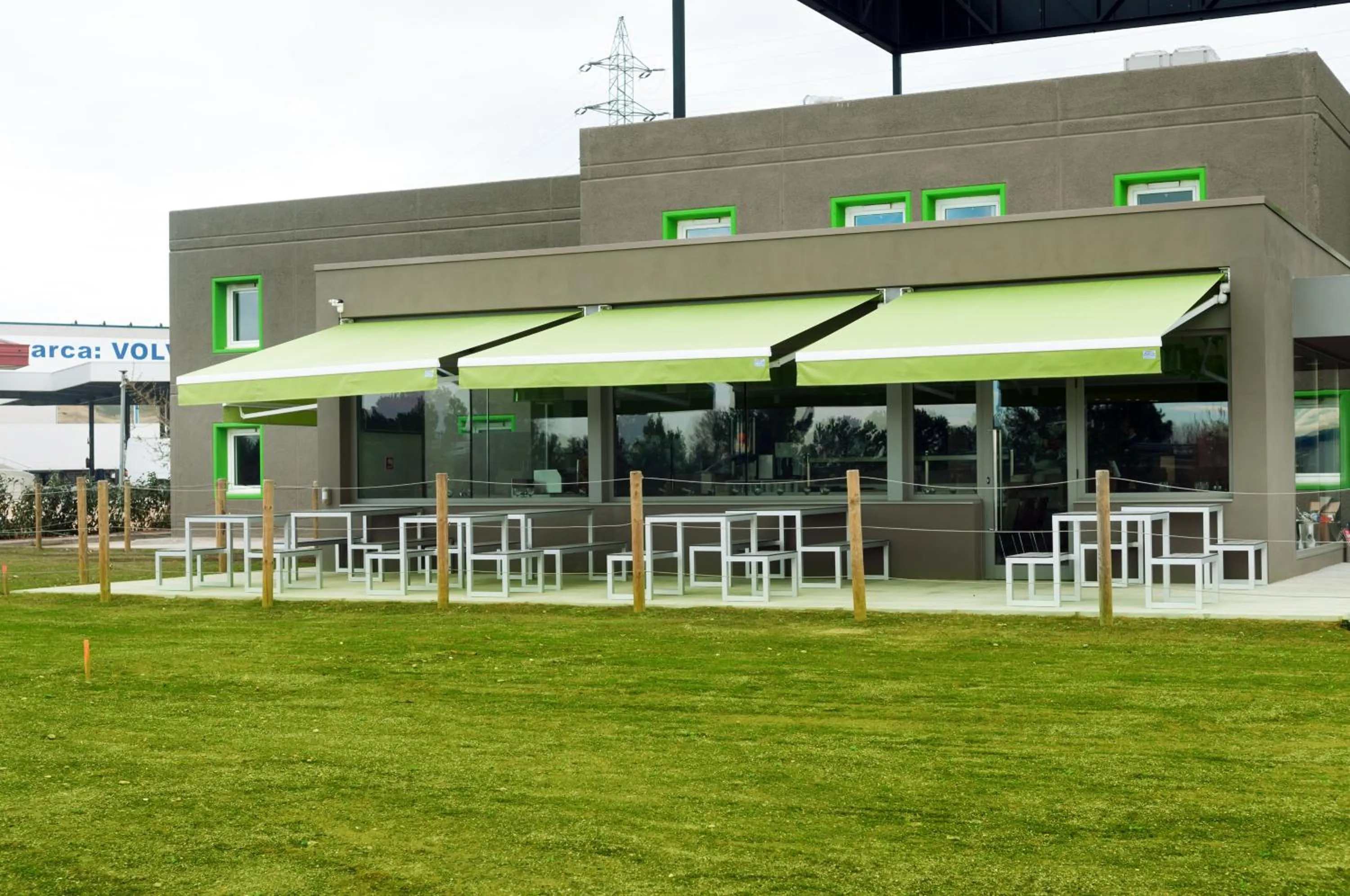 Property building in Hotel Ibis Styles Lleida Torrefarrera