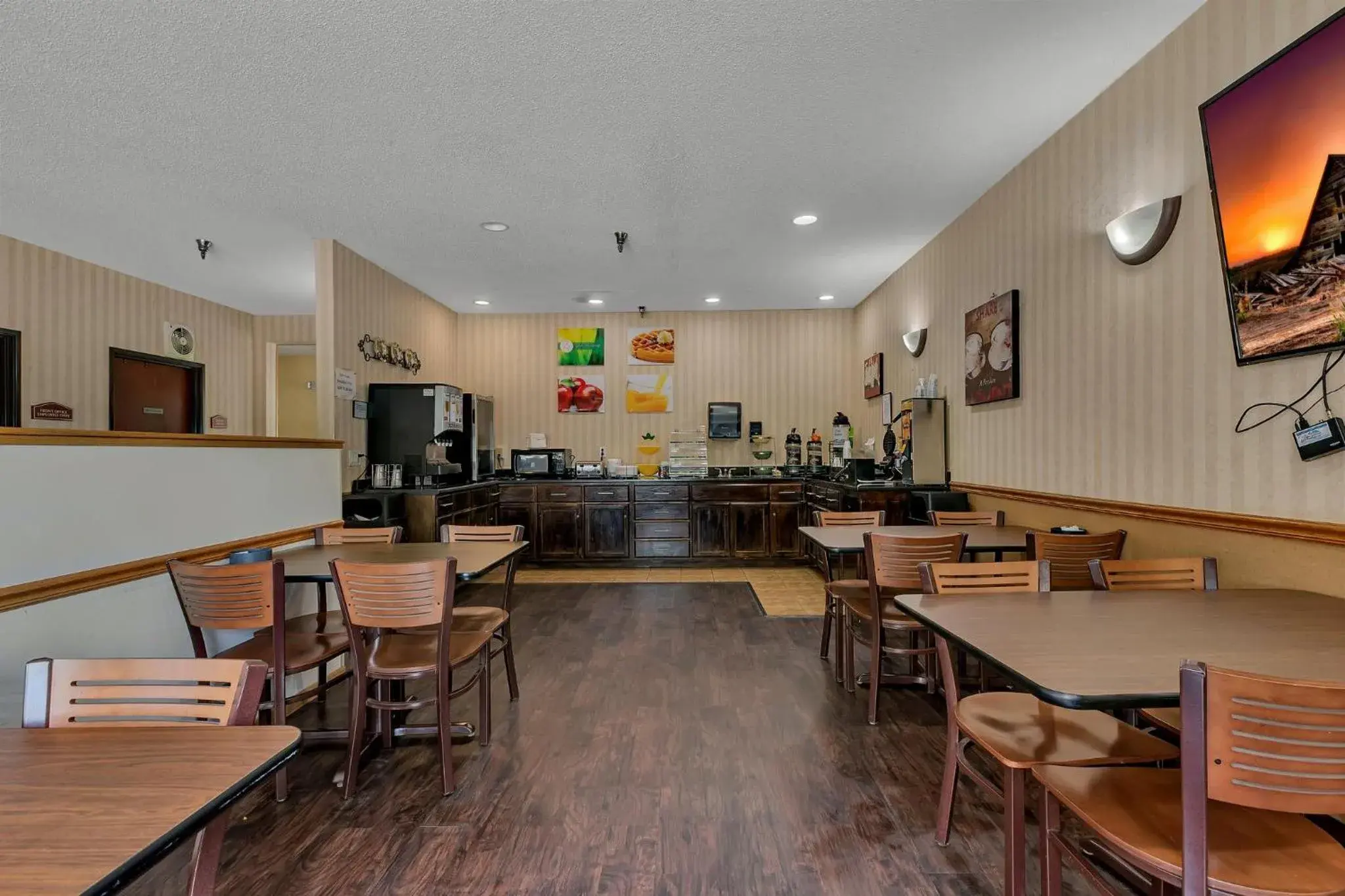 Breakfast, Restaurant/Places to Eat in Quality Inn Bemidji