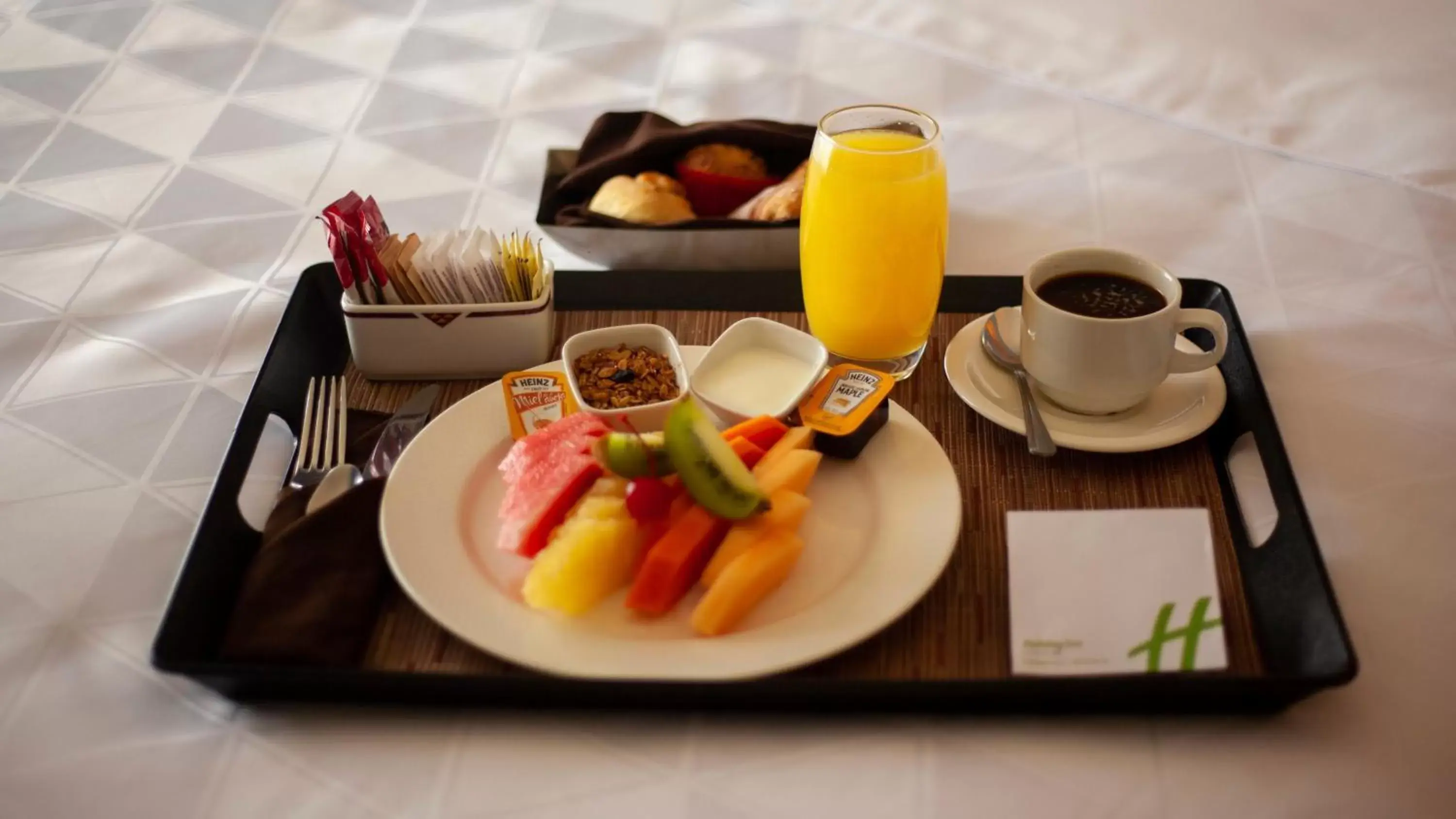 Photo of the whole room, Breakfast in Holiday Inn Tuxpan - Convention Center, an IHG Hotel