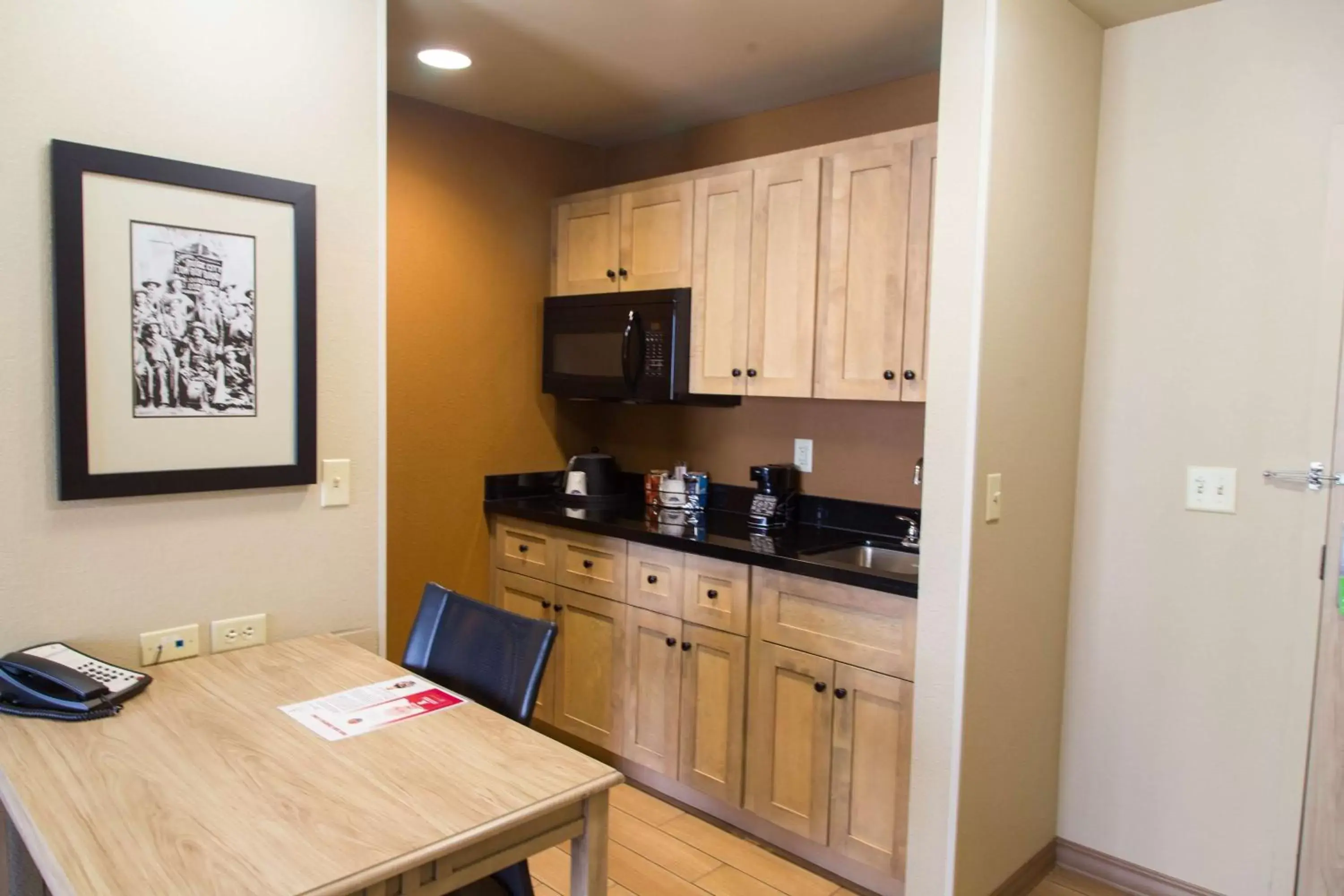 Kitchen or kitchenette, Kitchen/Kitchenette in Hampton Inn & Suites Dodge City