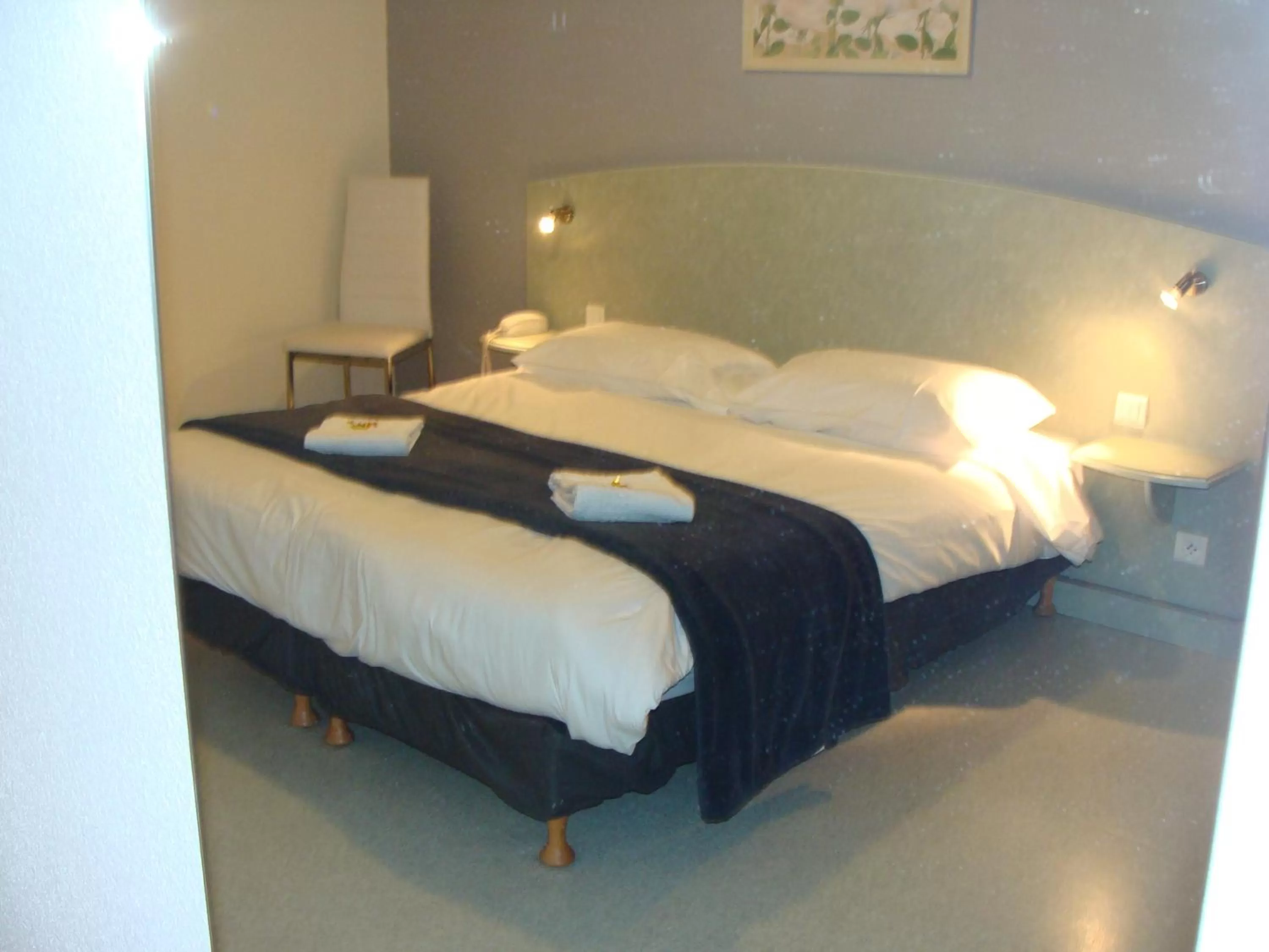 Photo of the whole room in Abel Hôtel