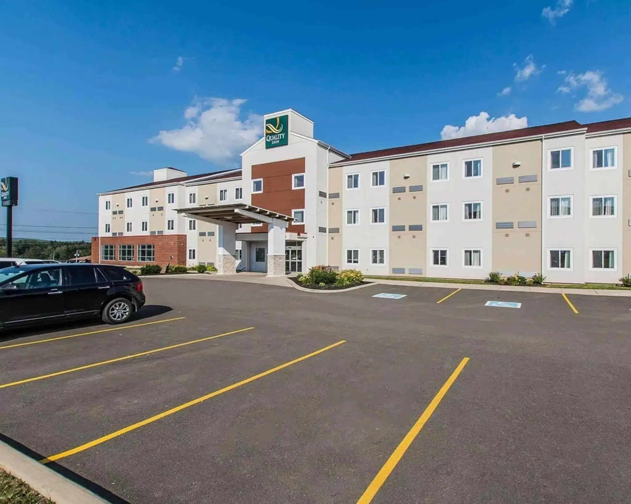 Property Building in Quality Inn Moncton