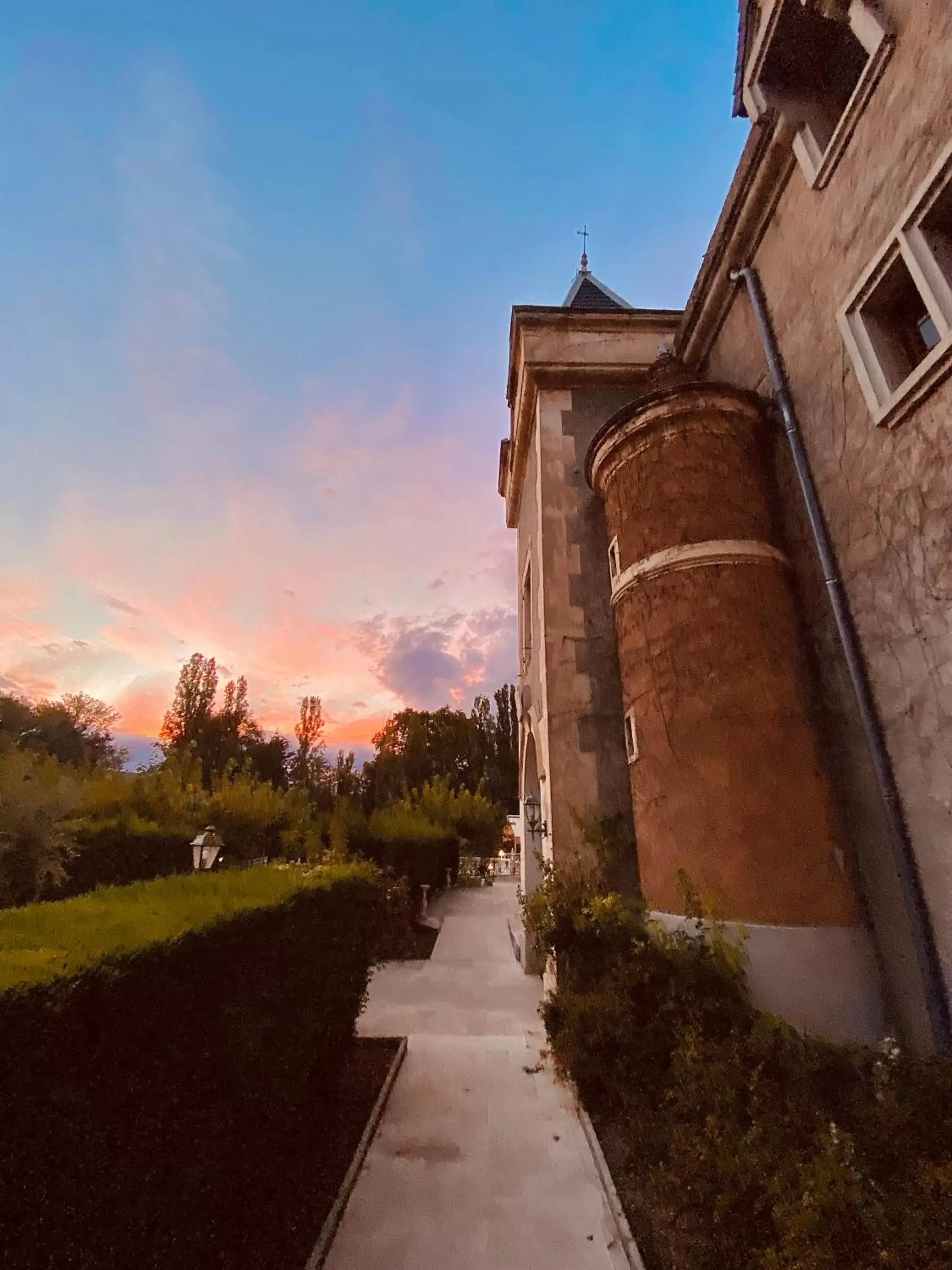 Property building in Château de Fontager