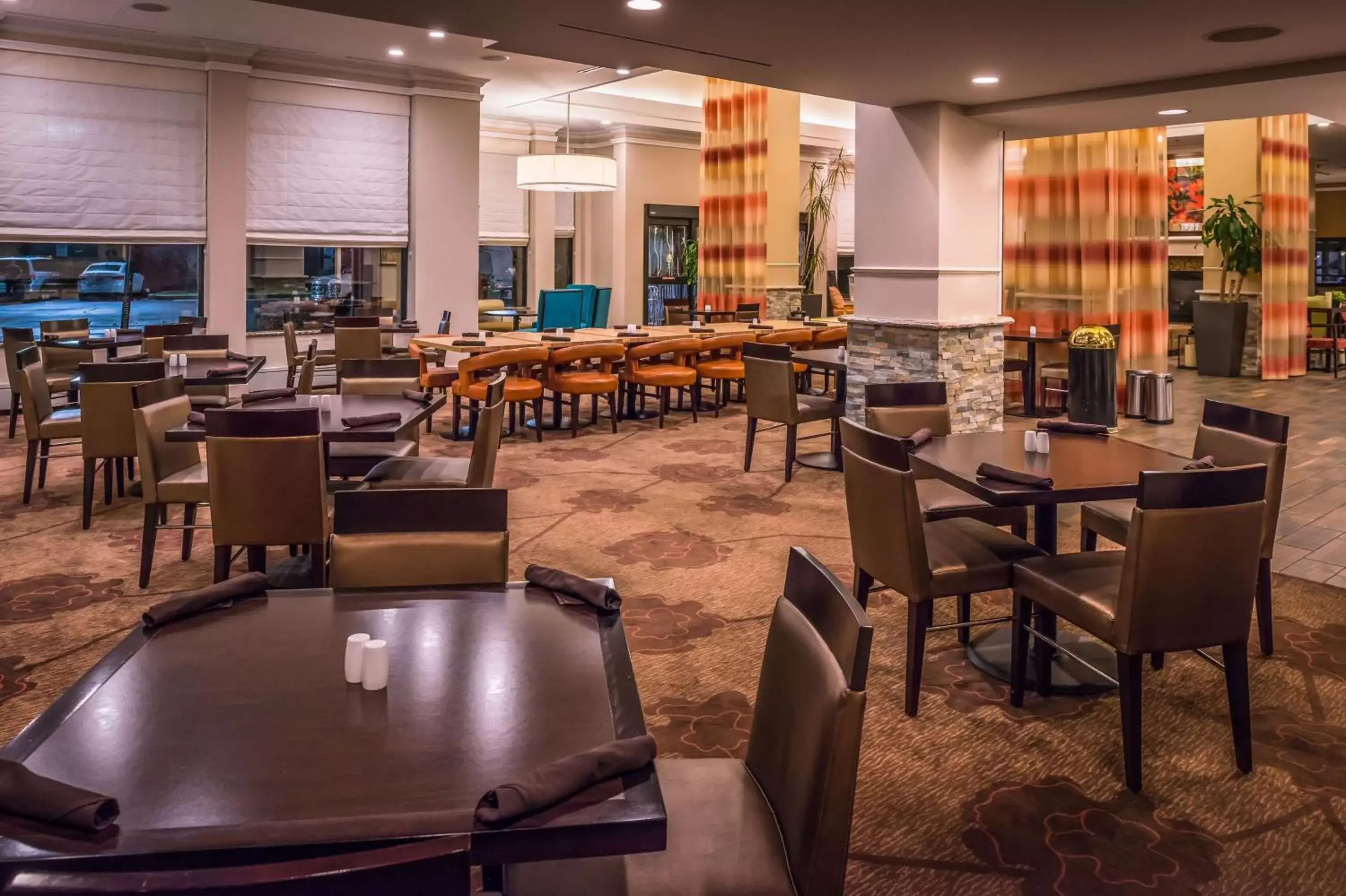 Lounge or bar, Restaurant/Places to Eat in Hilton Garden Inn Detroit Southfield