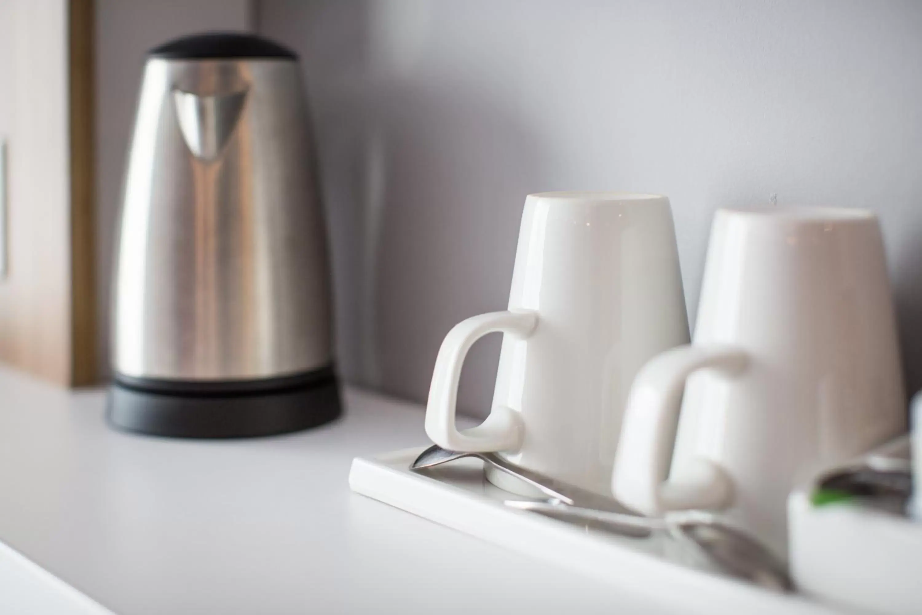 Photo of the whole room, Coffee/Tea Facilities in Holiday Inn Express - Almere, an IHG Hotel