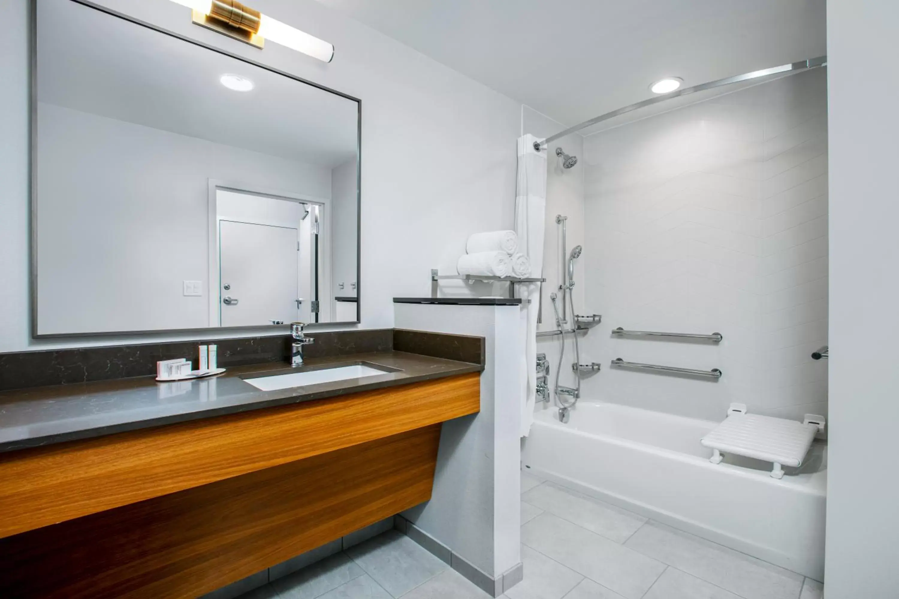 Bathroom in Fairfield by Marriott Inn & Suites Harrisburg West/Mechanicsburg