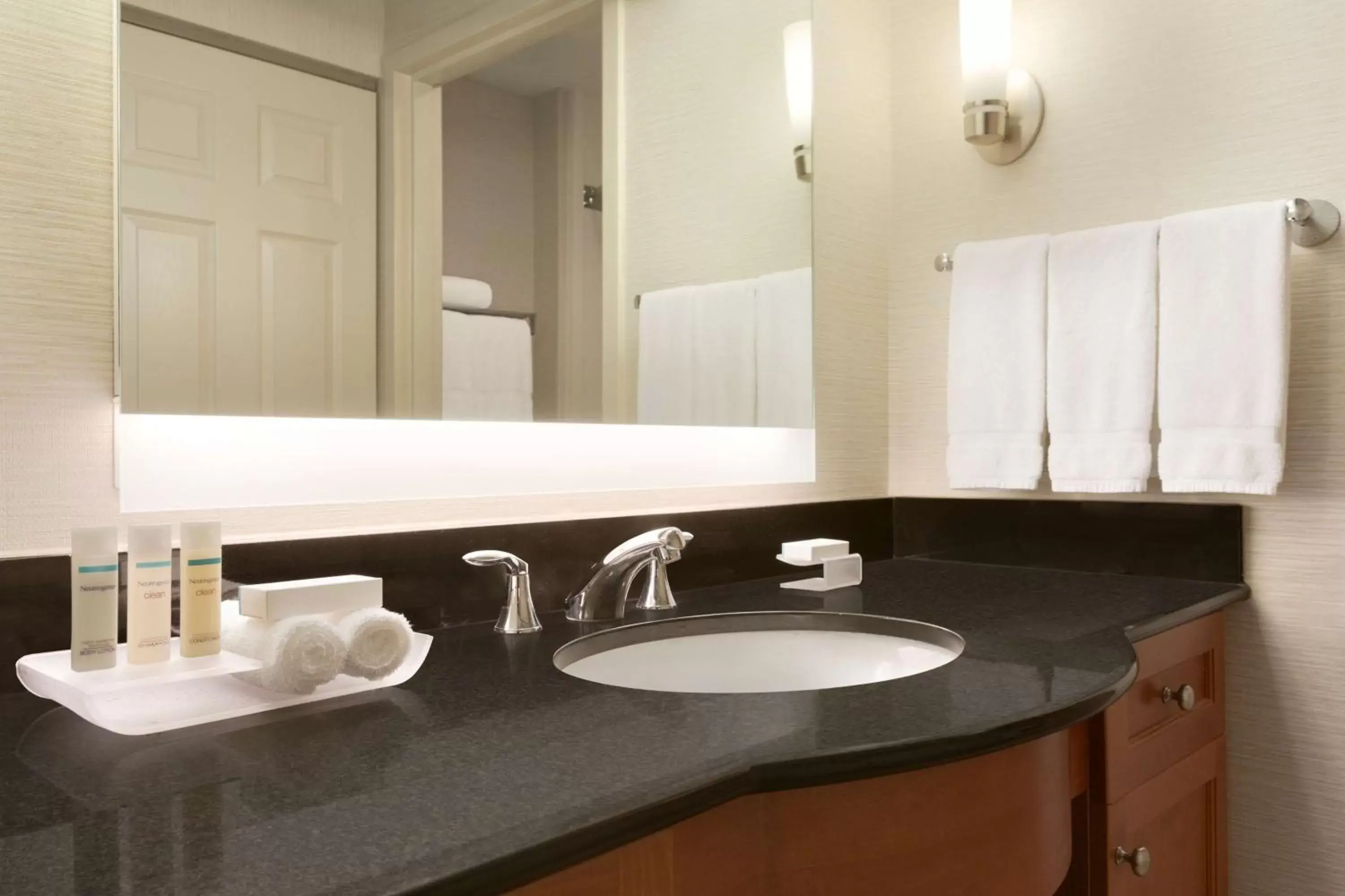 Bathroom in Homewood Suites by Hilton Toledo-Maumee