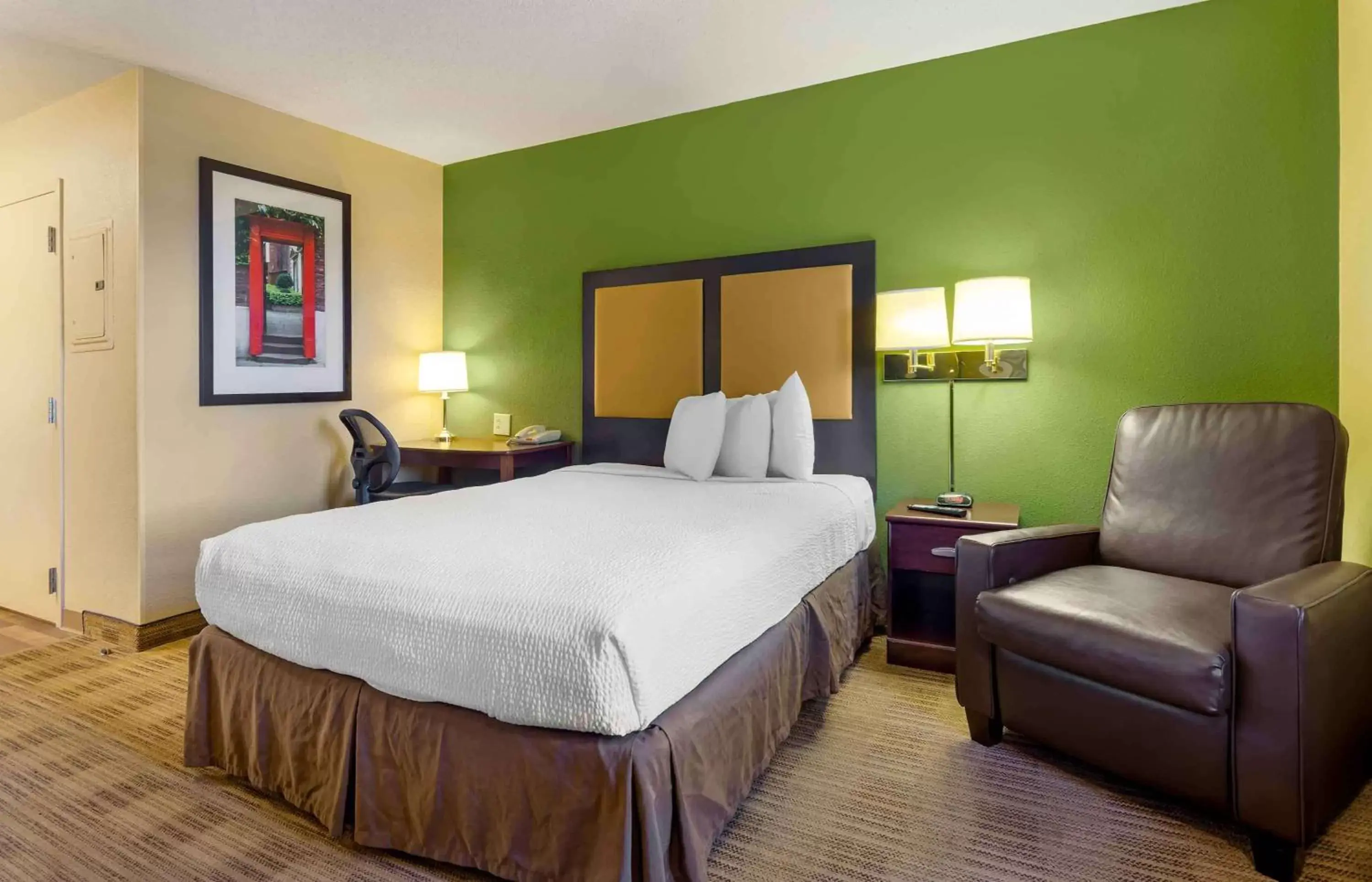 Bedroom, Bed in Extended Stay America Suites - Lynchburg - University Blvd