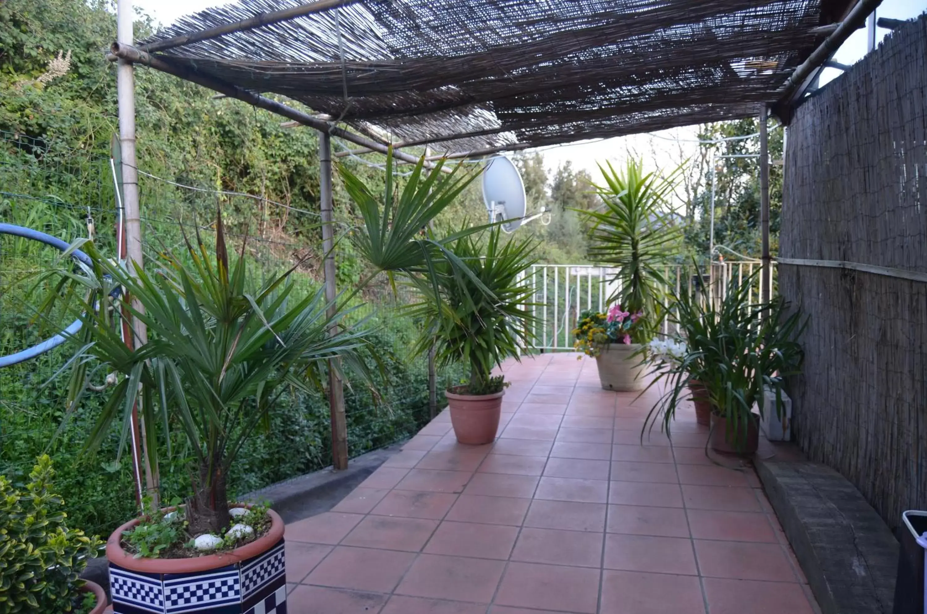 Patio in LA CASTELLANA Una Finestra sul Mare- Air Conditioned