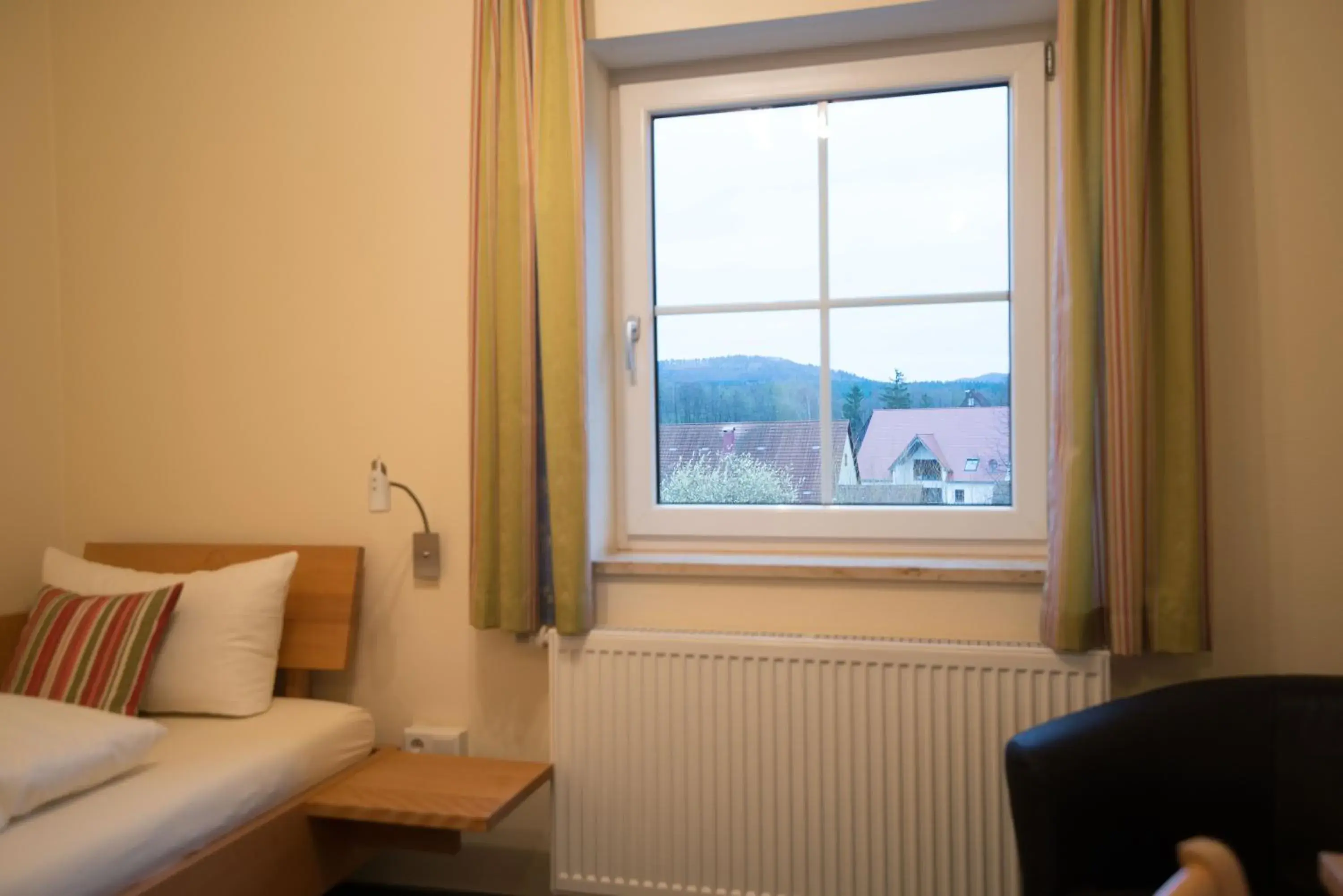 Photo of the whole room, Seating Area in Landhotel-Gasthof Grüner Baum