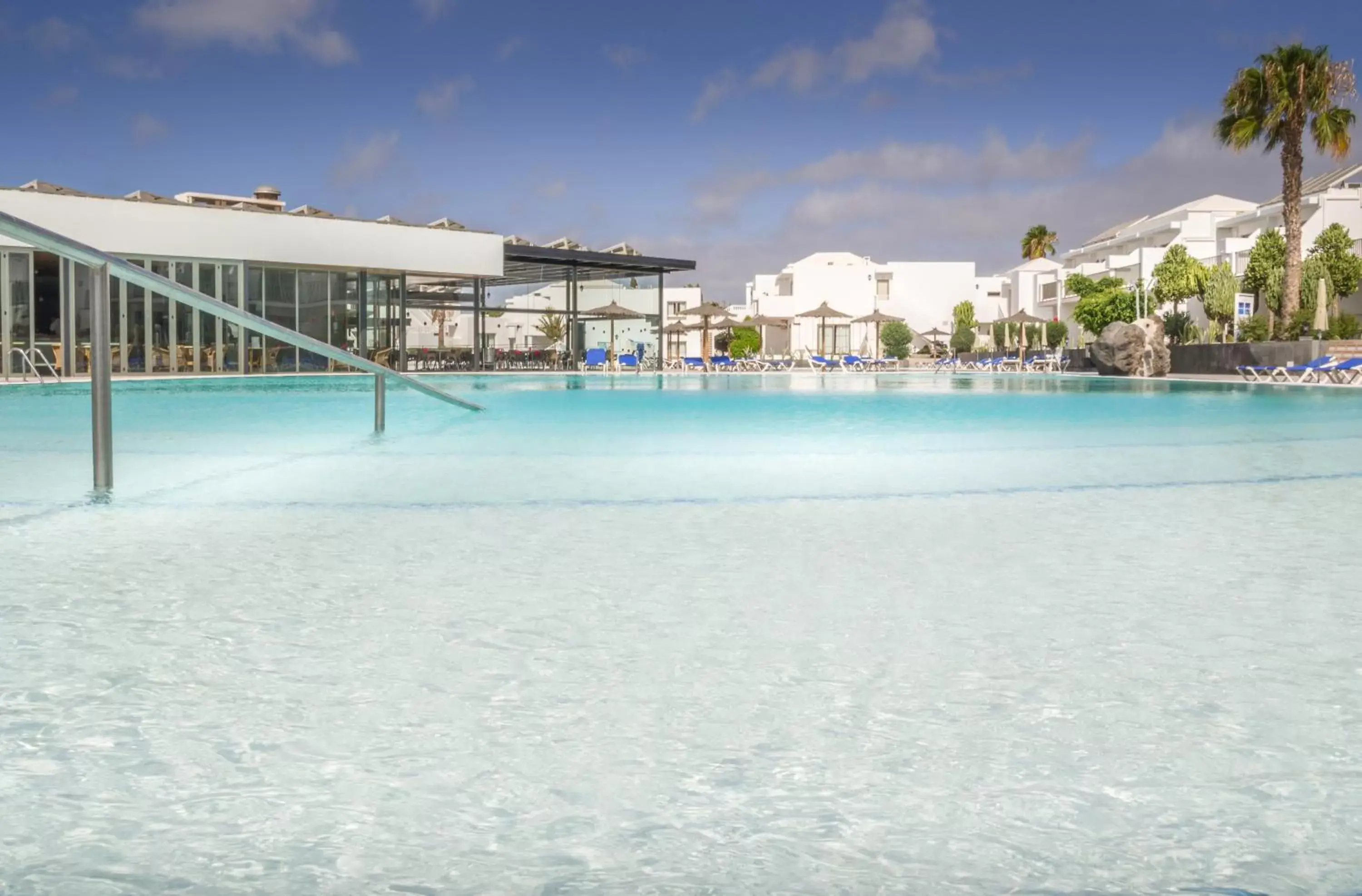 Swimming pool in Hotel Floresta Swimming pool in Hotel Floresta