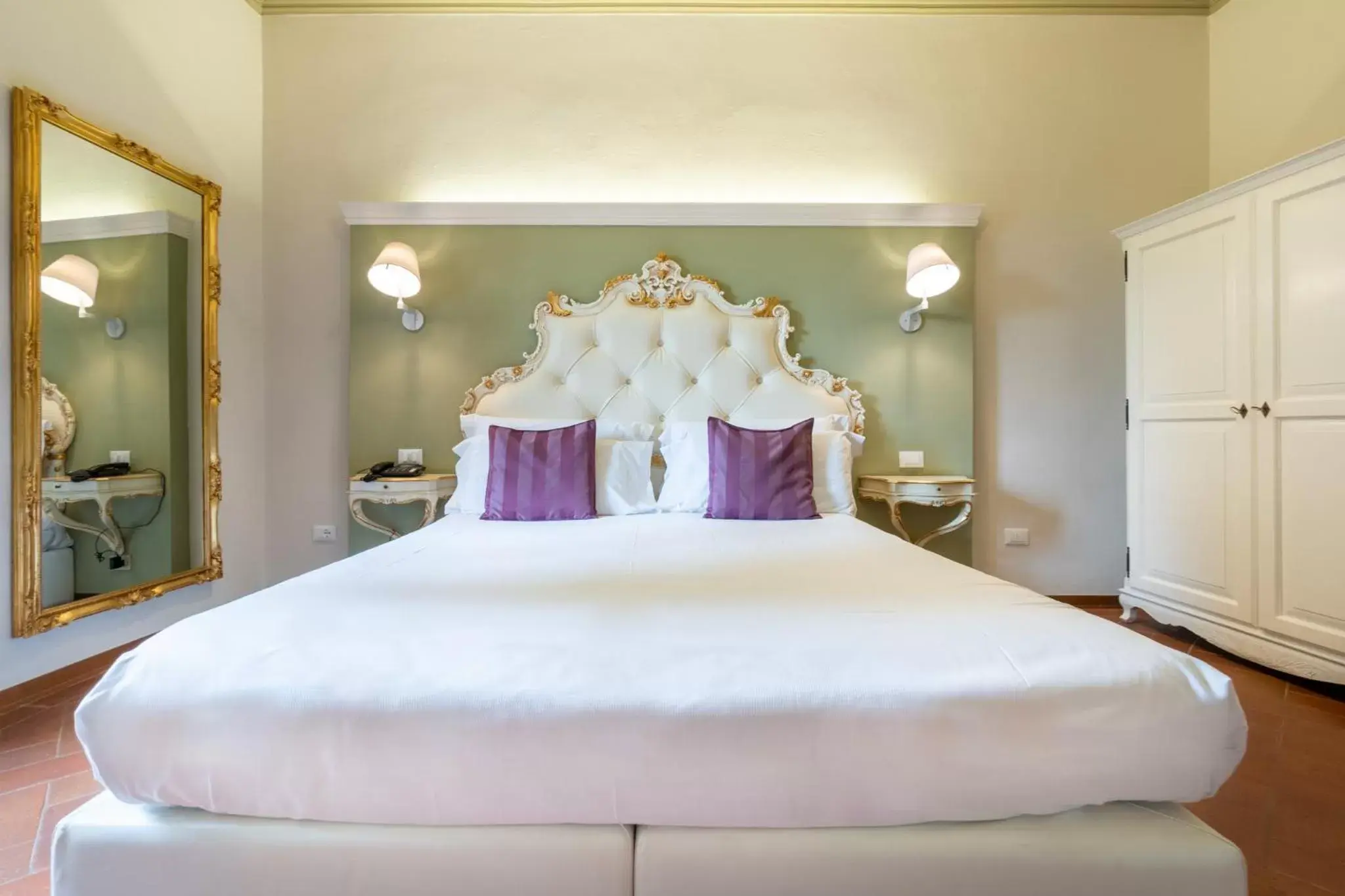 Bed in Art Hotel Villa Agape