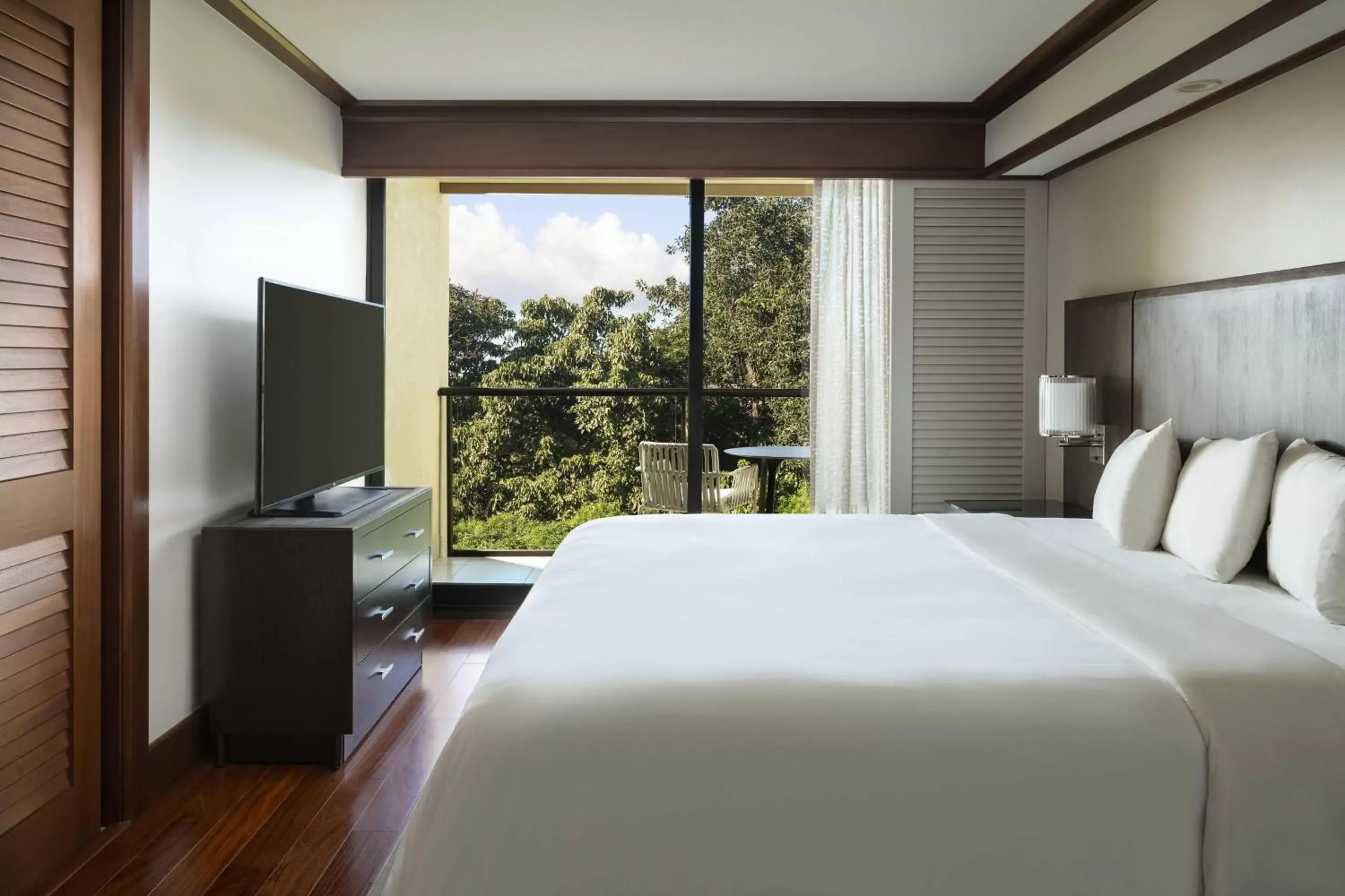 Bedroom, Bed in Wailea Beach Resort - Marriott, Maui