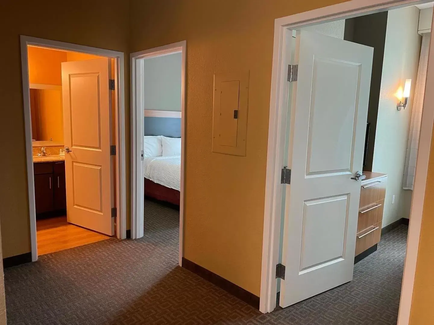 Bedroom, Bed in TownePlace Suites Orlando at FLAMINGO CROSSINGS® Town Center/Western Entrance