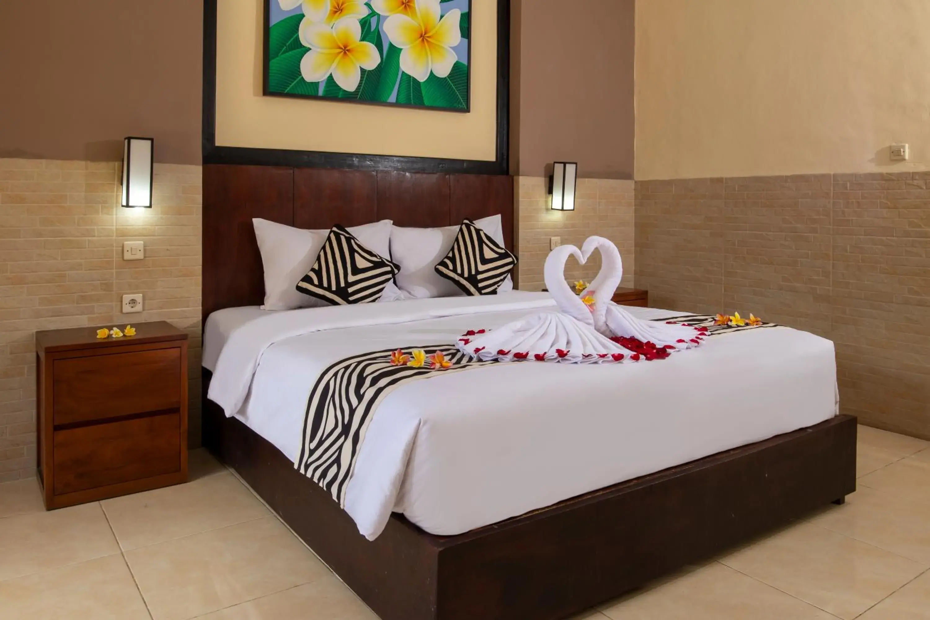 Bed in Suriwathi Hotel