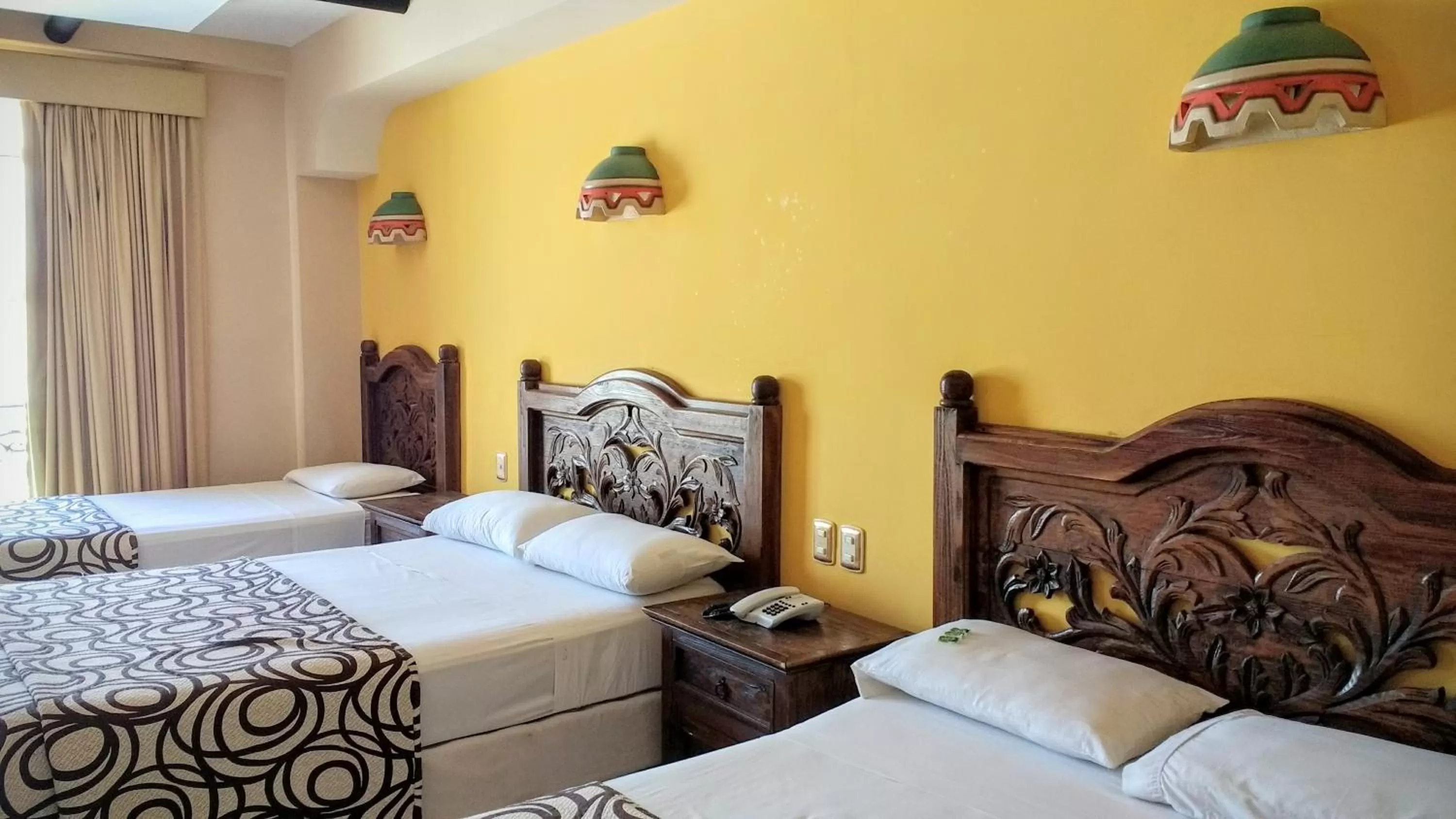 Bedroom, Bed in Suites Flamboyanes