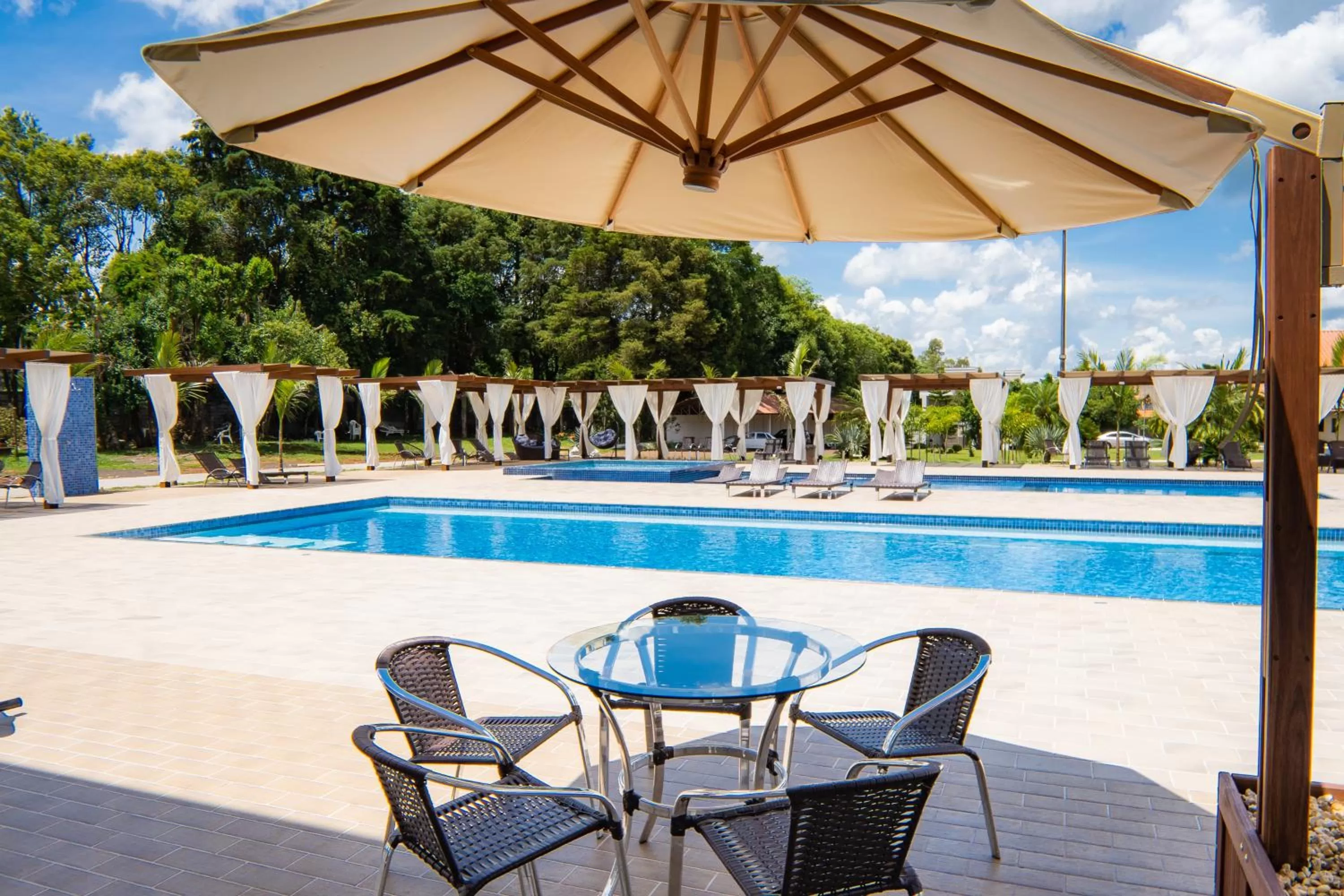 Swimming pool in Hotel Lago Dourado