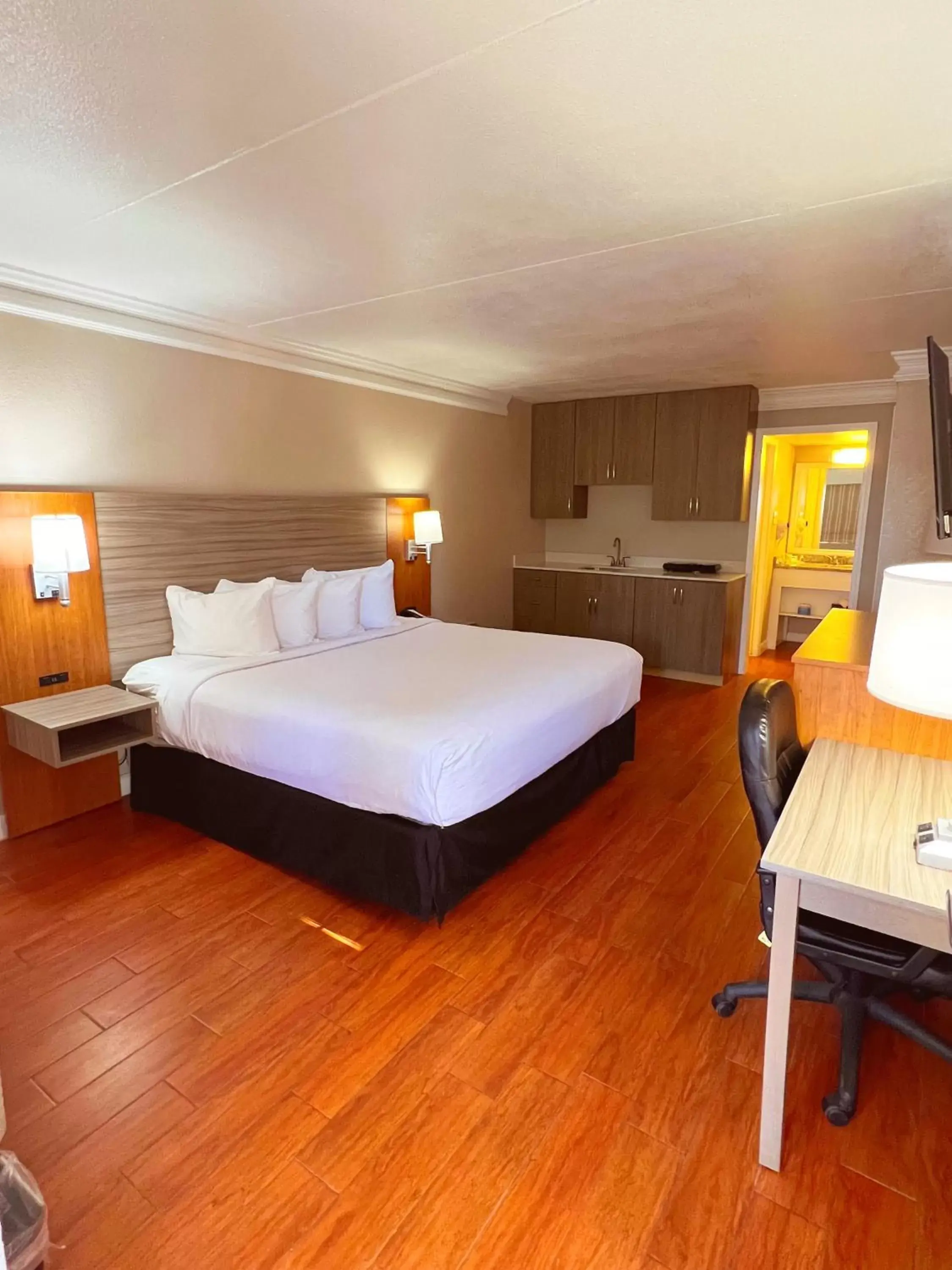 VIP, Bed in Casa Bella Inn & Suites