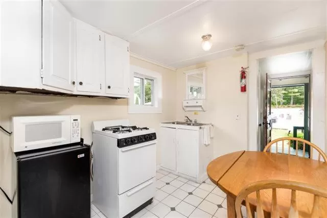 Perry's Motel and Cottages