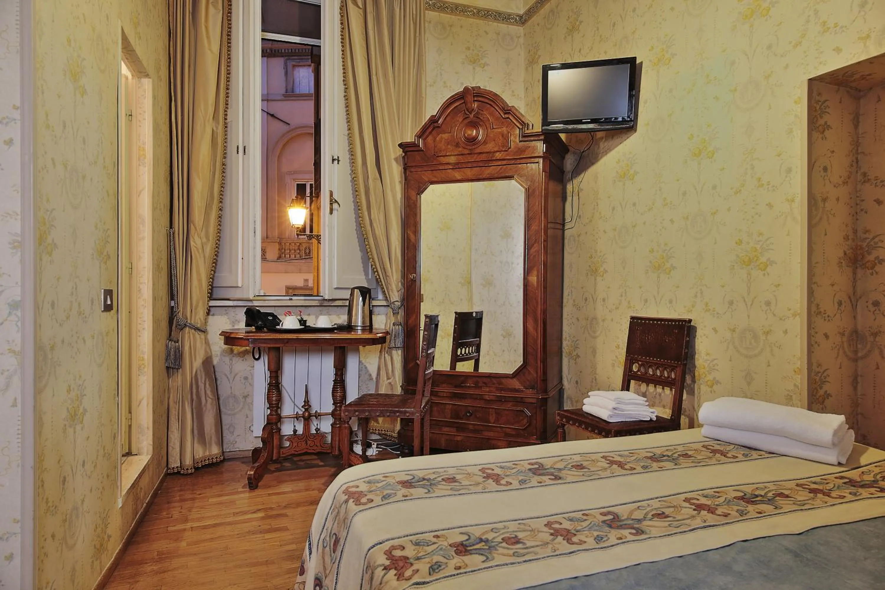 Bedroom, Bed in Antica Dimora dell'Orso
