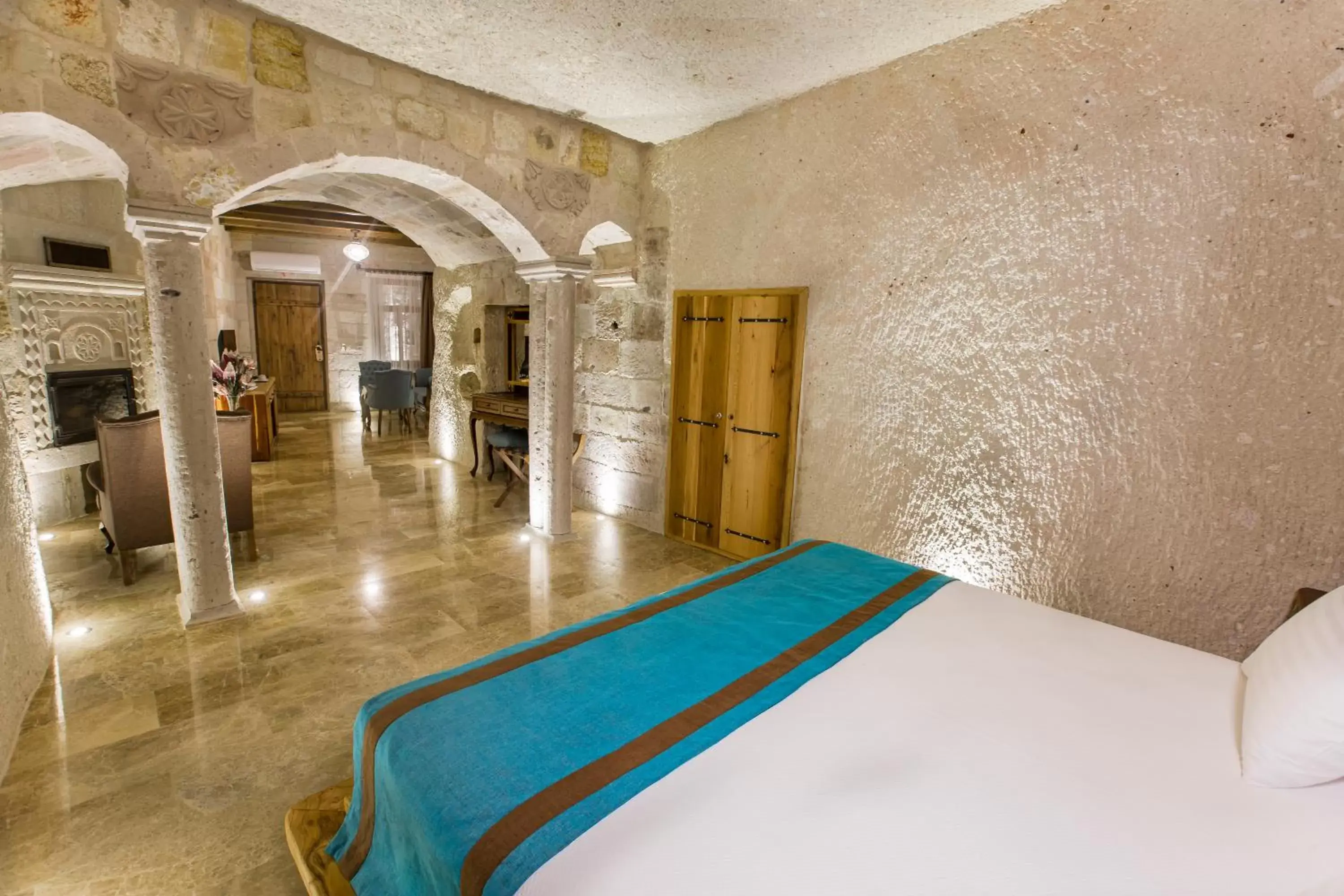 Bedroom, Bed in Imperial Cave Suites & Spa