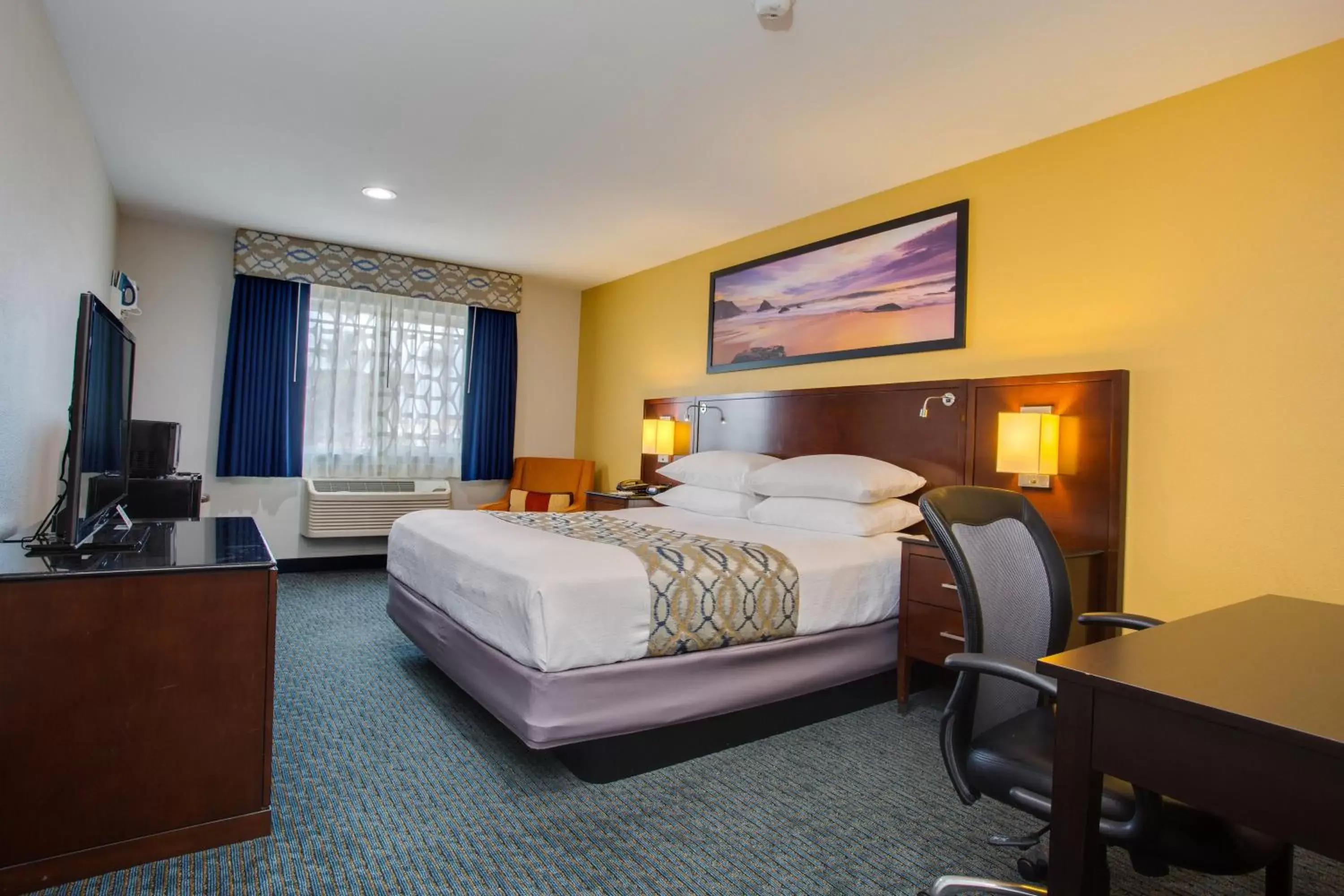 Bed in SureStay Plus Hotel by Best Western Chula Vista West