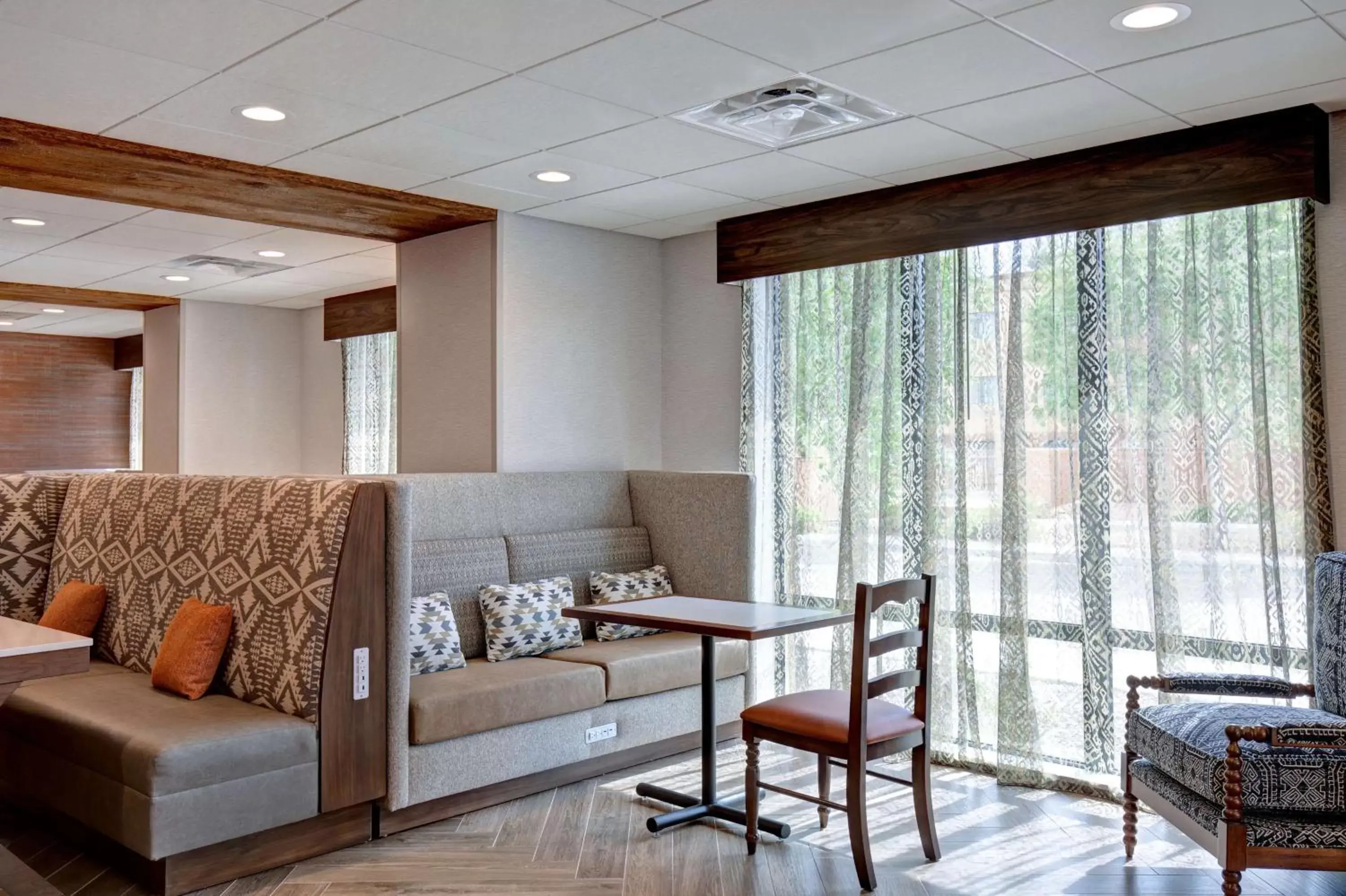 Lobby or reception, Seating Area in Hampton Inn Santa Fe South, NM