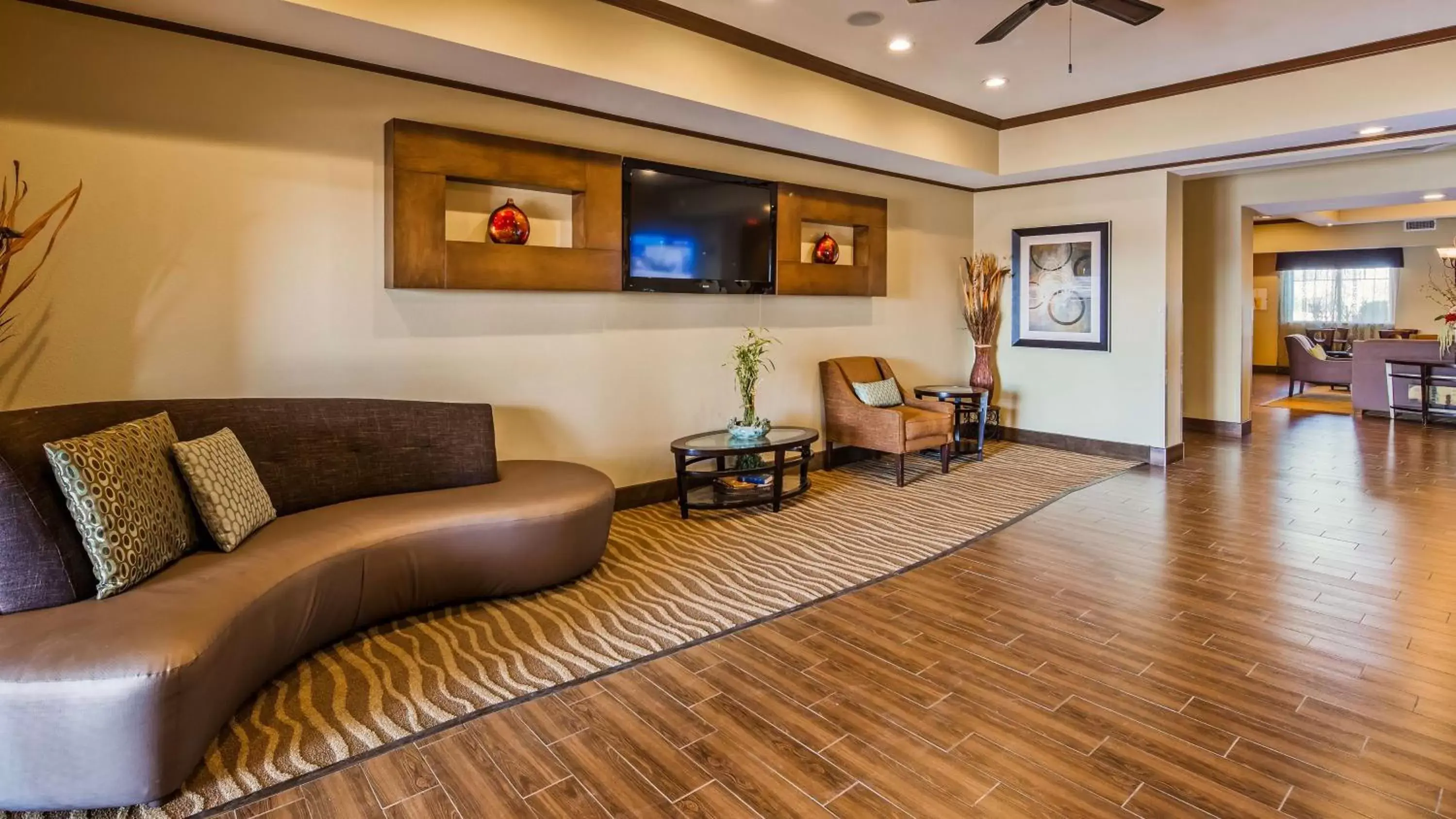 Lobby or reception, Seating Area in Best Western Plus Seminole Hotel & Suites