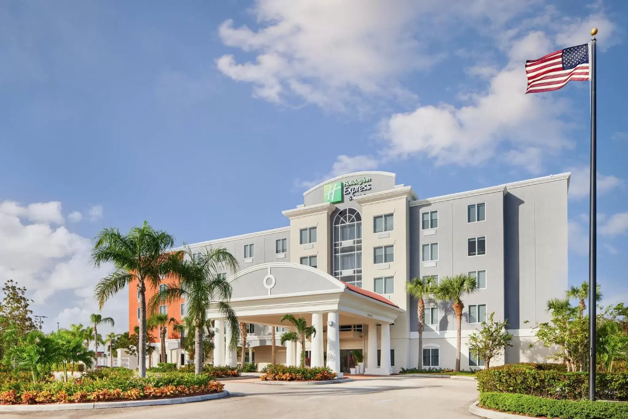 Property Building in Holiday Inn Express Hotel & Suites Port St. Lucie West, an IHG Hotel