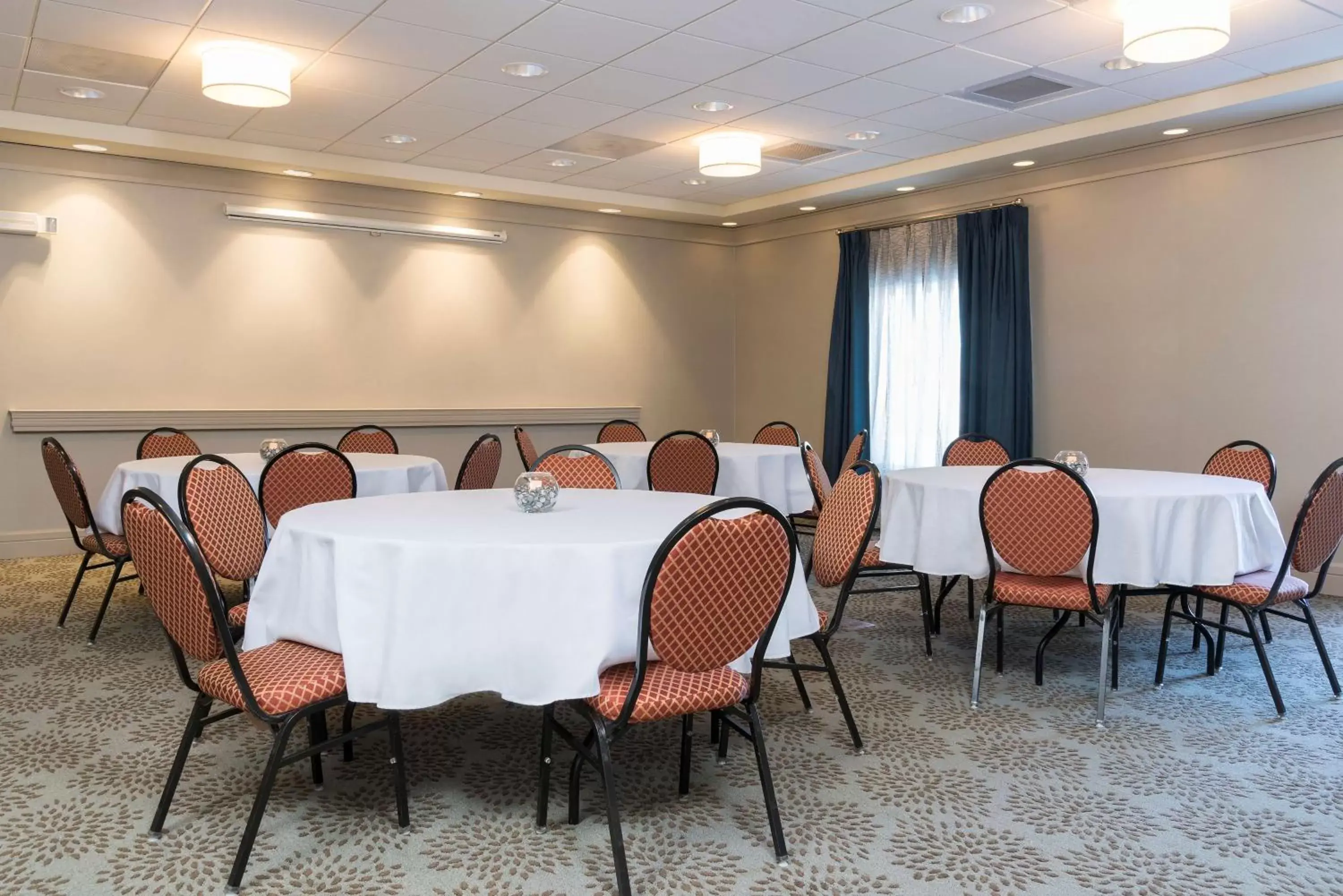 Meeting/conference room in Hampton Inn & Suites Hartford-Manchester