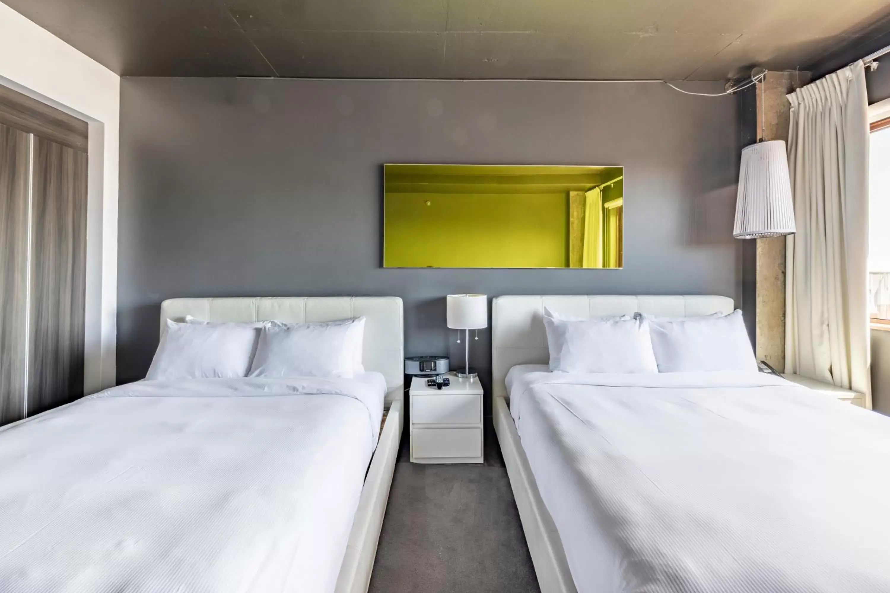 Bed in Hotel Zero 1 Montreal