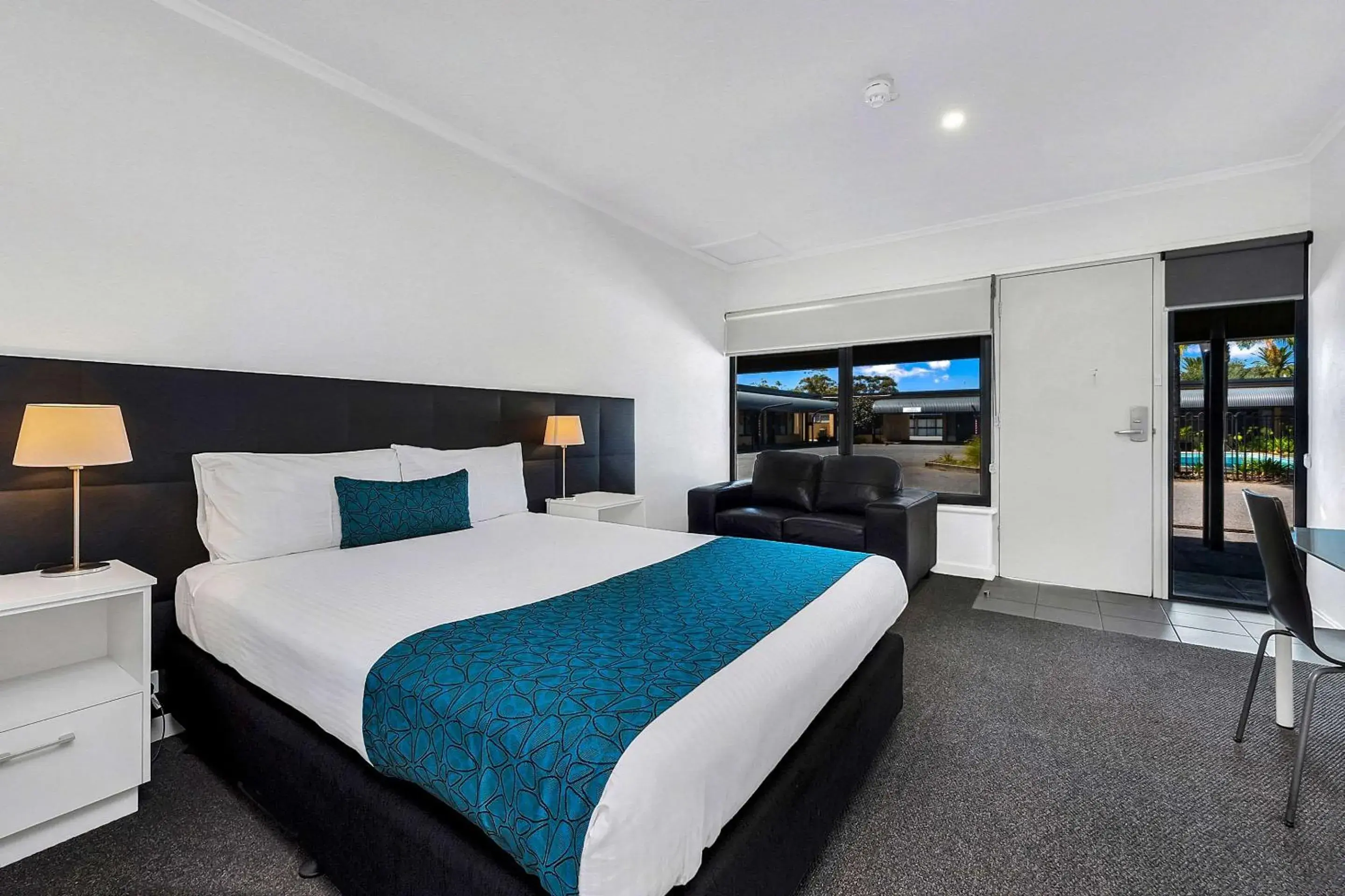 Photo of the whole room in COMFORT INN MANHATTAN - ADELAIDE