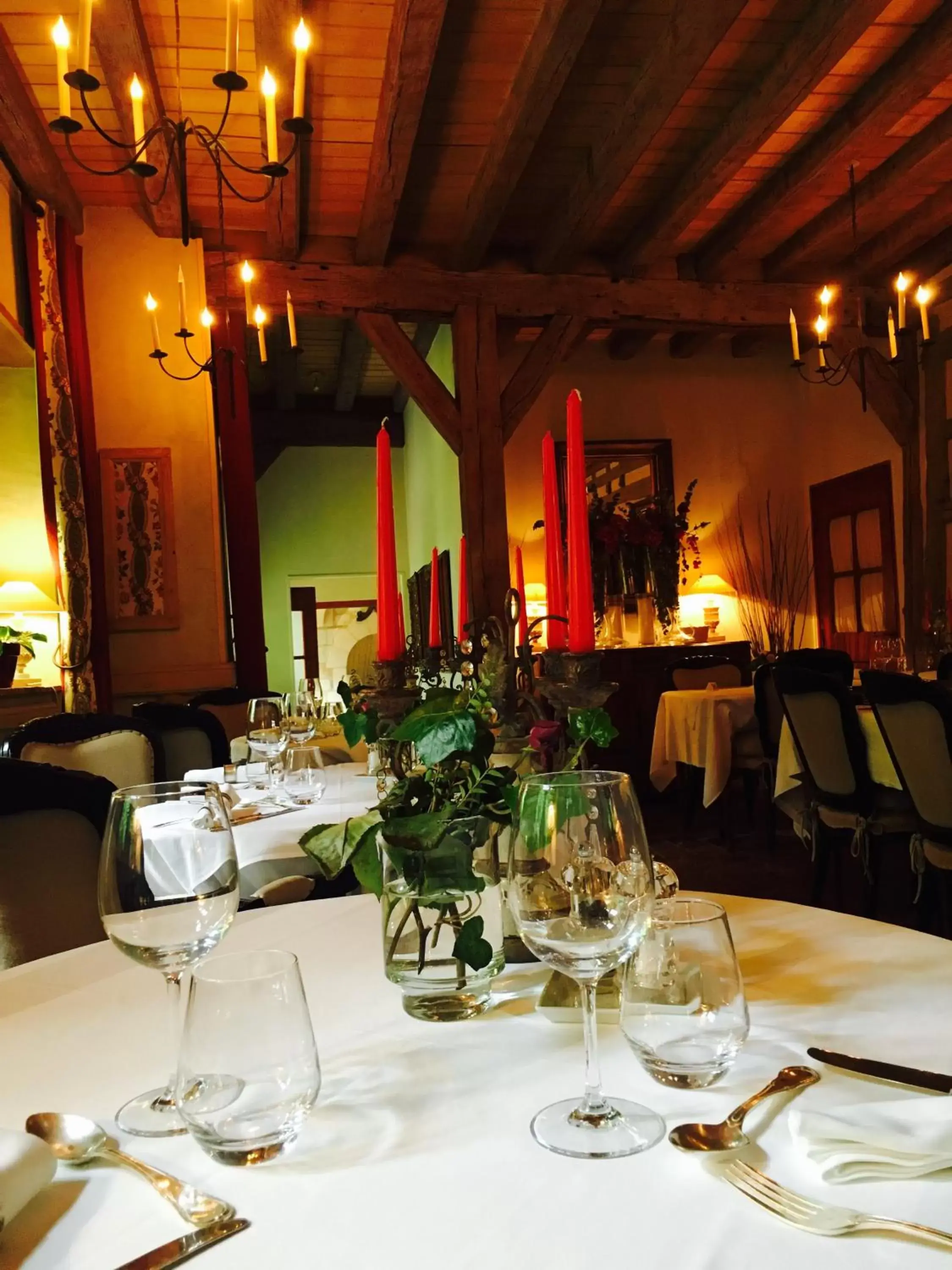 Restaurant/Places to Eat in Le Champ des Oiseaux & Spa