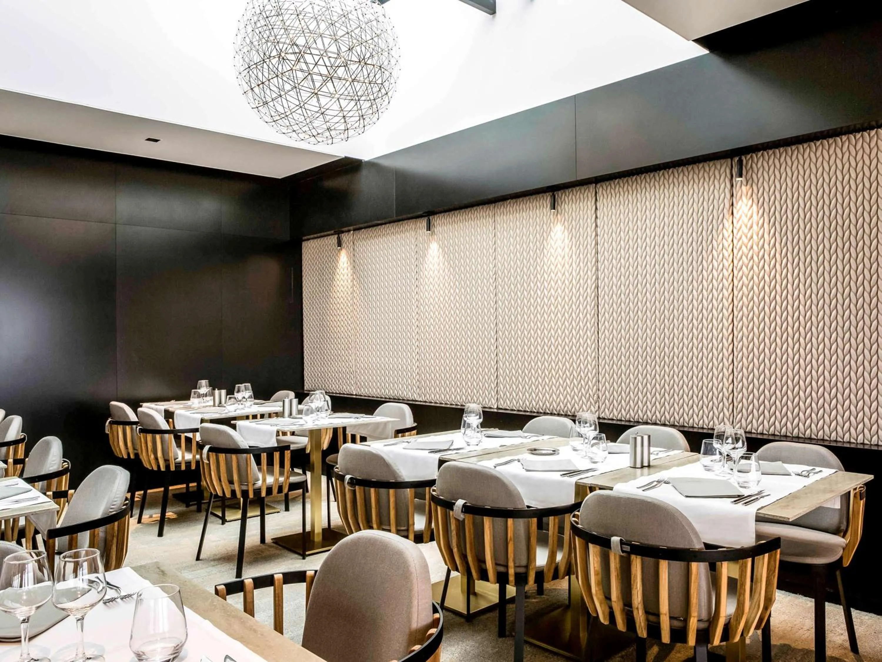 Restaurant/places to eat in Emeria Dinard Thalasso Spa