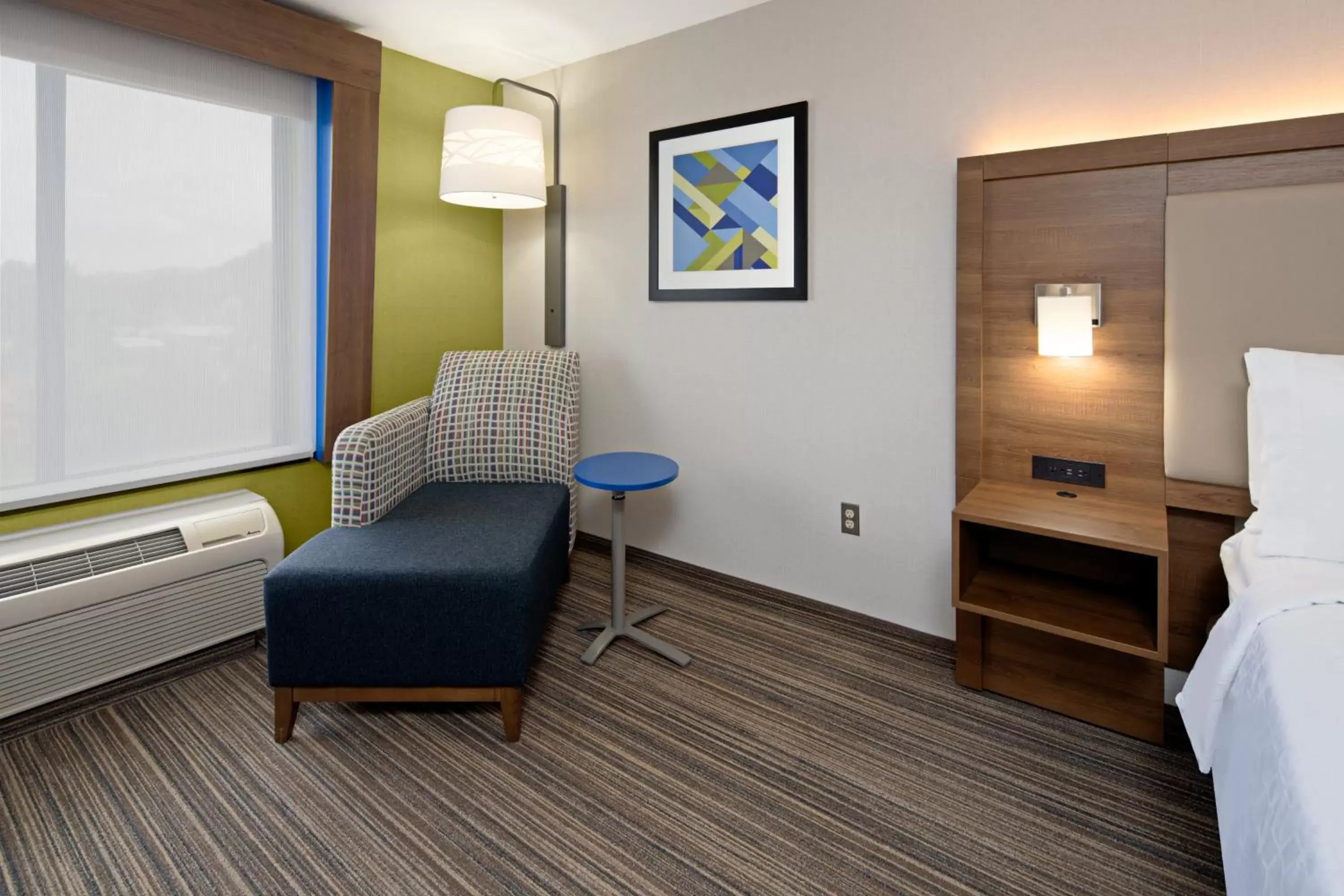 Photo of the whole room, Seating Area in Holiday Inn Express Hotel & Suites Atascadero, an IHG Hotel