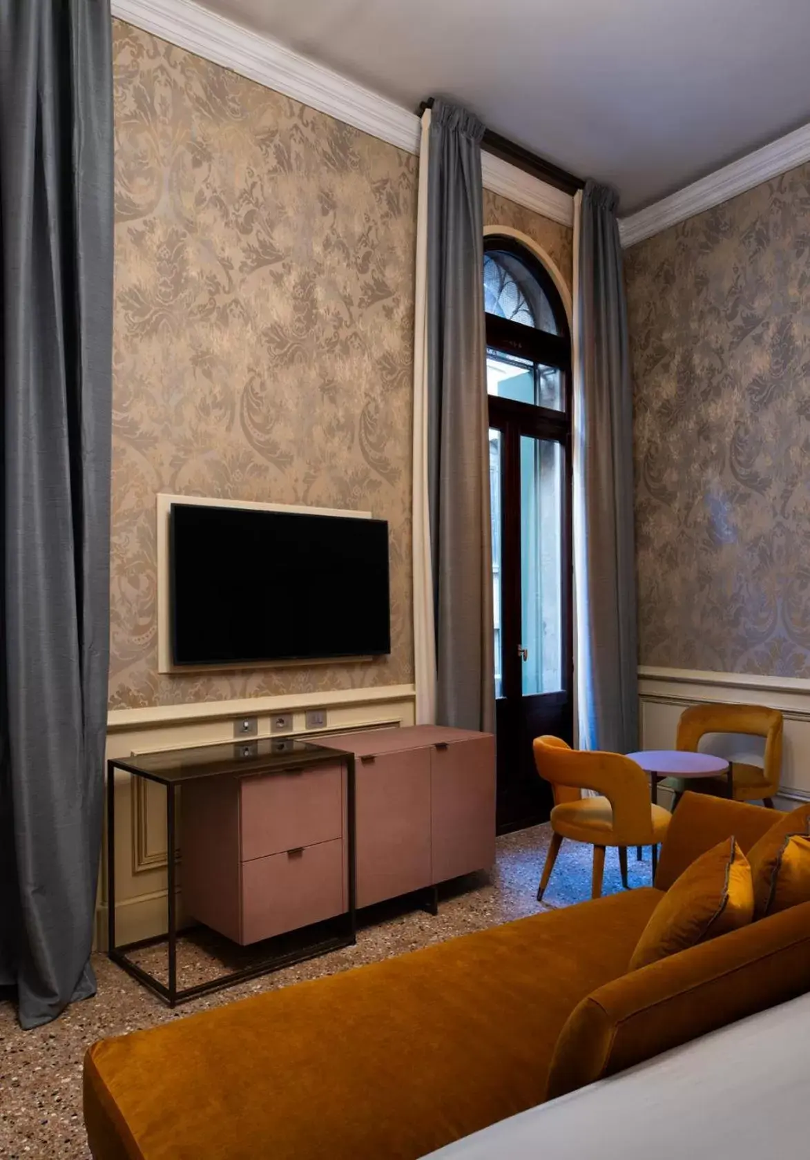 TV and multimedia, TV/Entertainment Center in Palazzo Maria Formosa