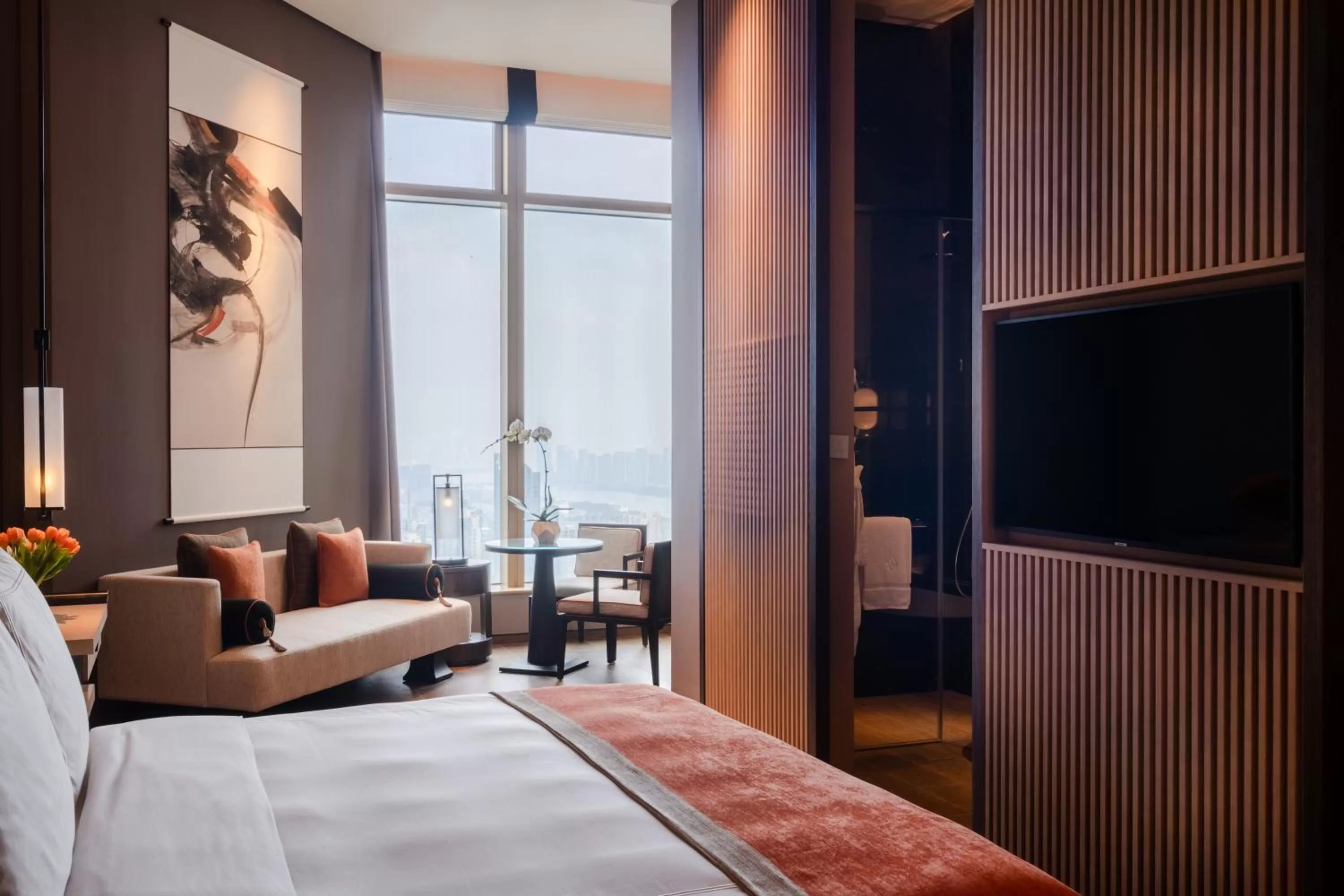 Photo of the whole room, Bed in Jumeirah Guangzhou