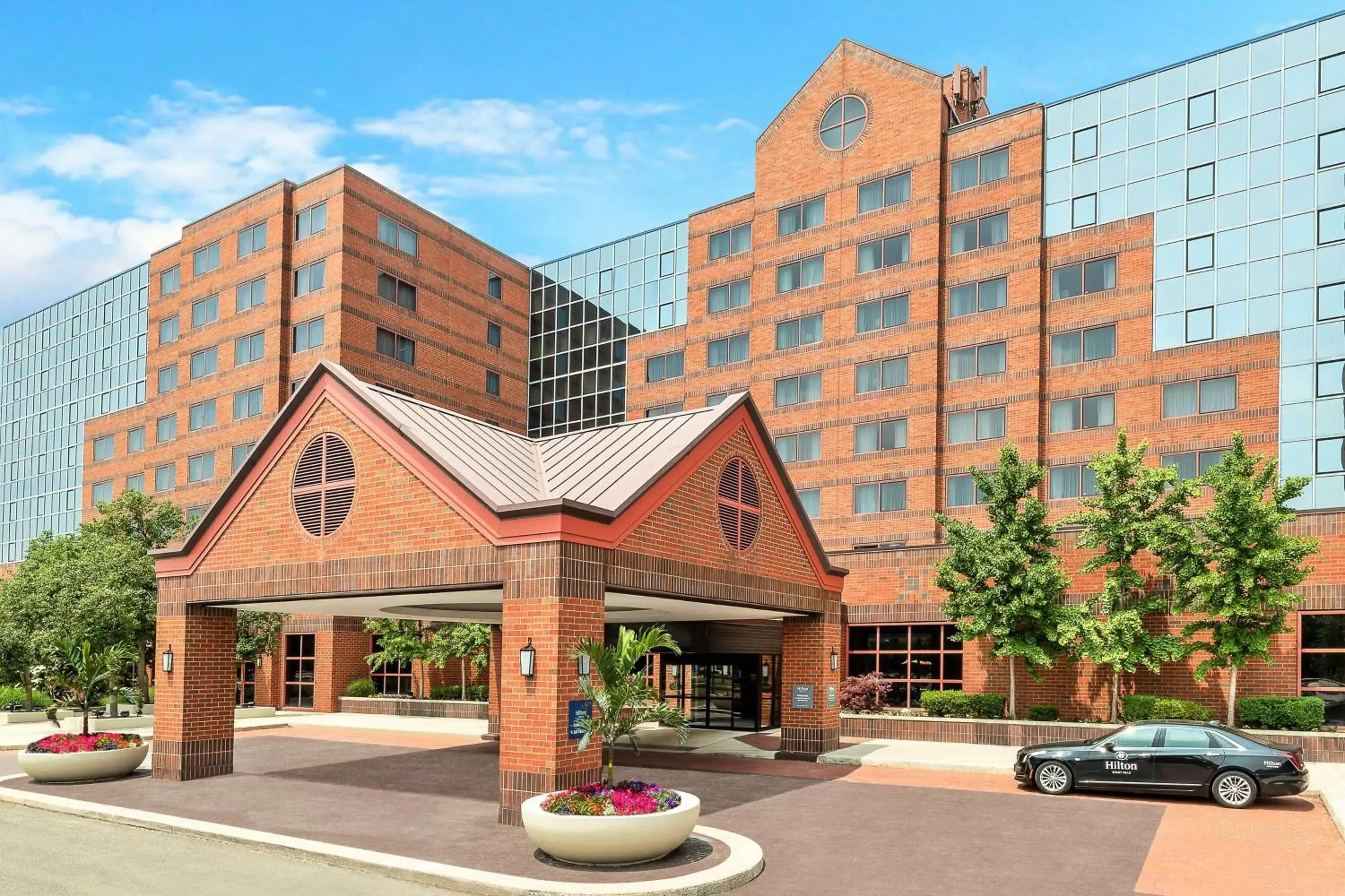 Property building in Hilton Short Hills Property building in Hilton Short Hills