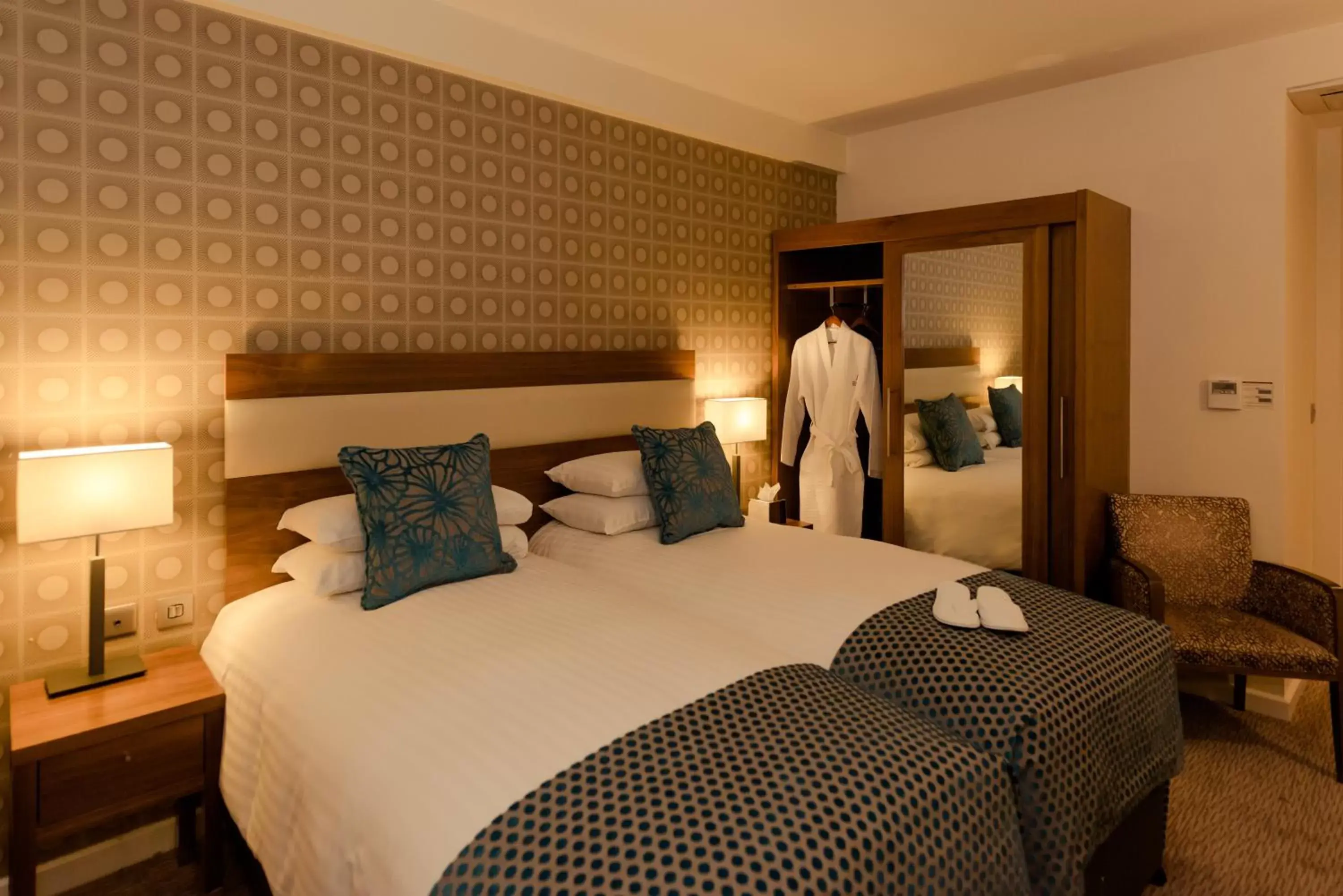 Bedroom, Bed in Leopold Hotel