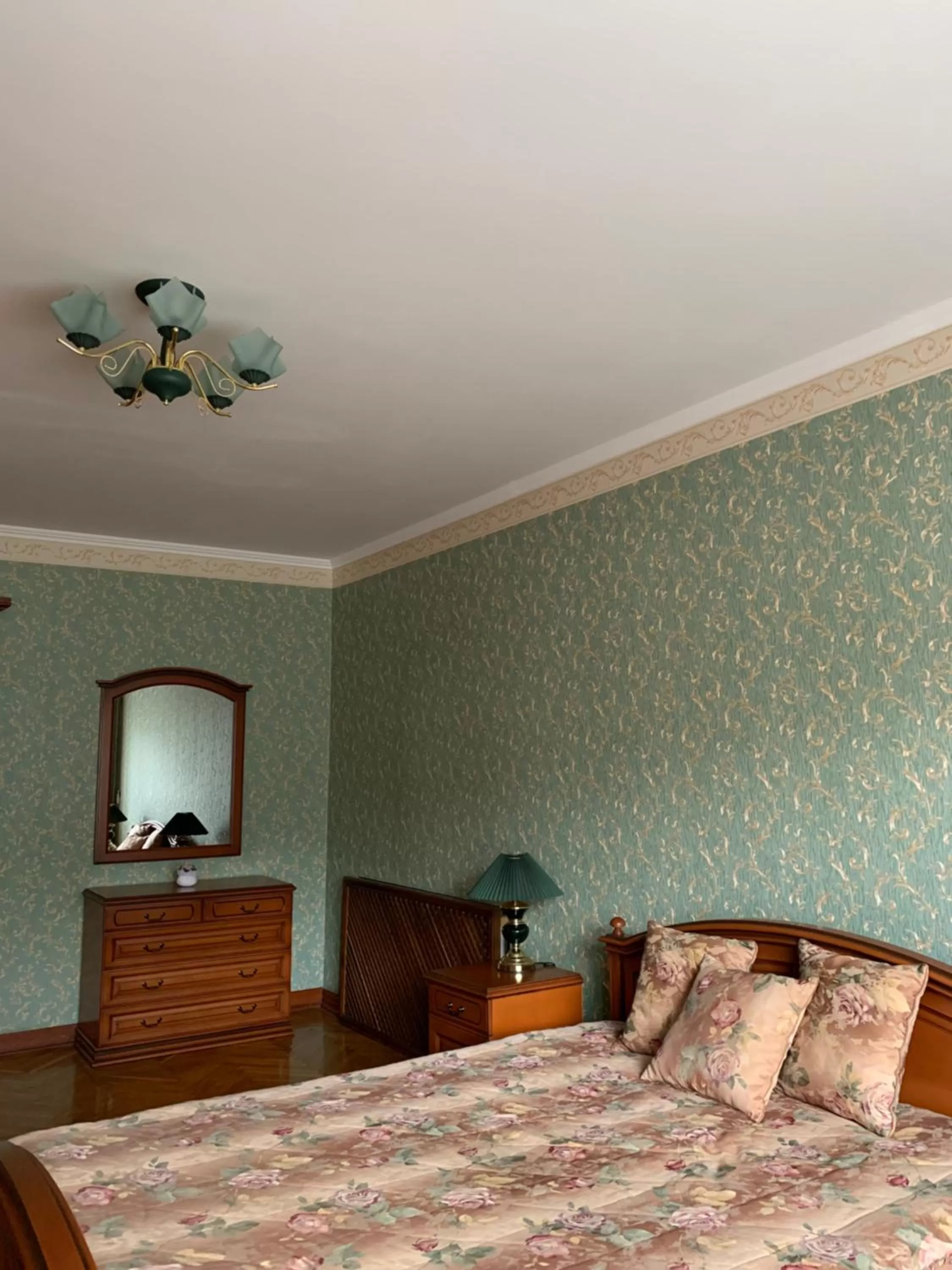 Bed in Hotel Prydesnyansky