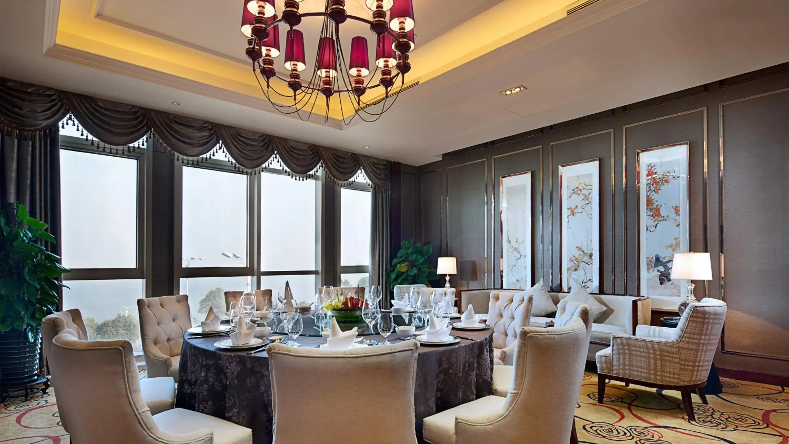 Restaurant/Places to Eat in Crowne Plaza Zhenjiang, an IHG Hotel