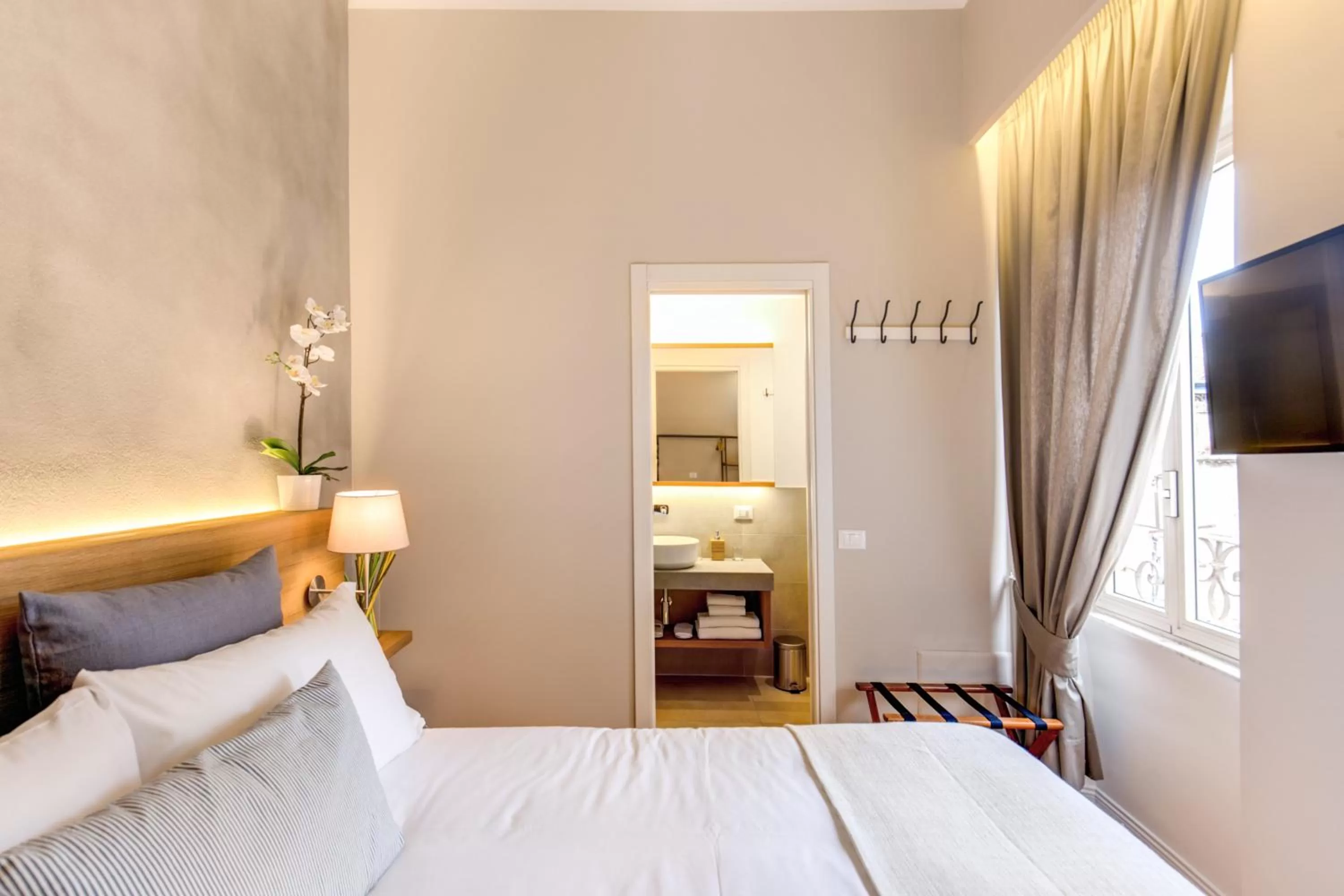 Bed in The Spanish Suite Campo de' Fiori