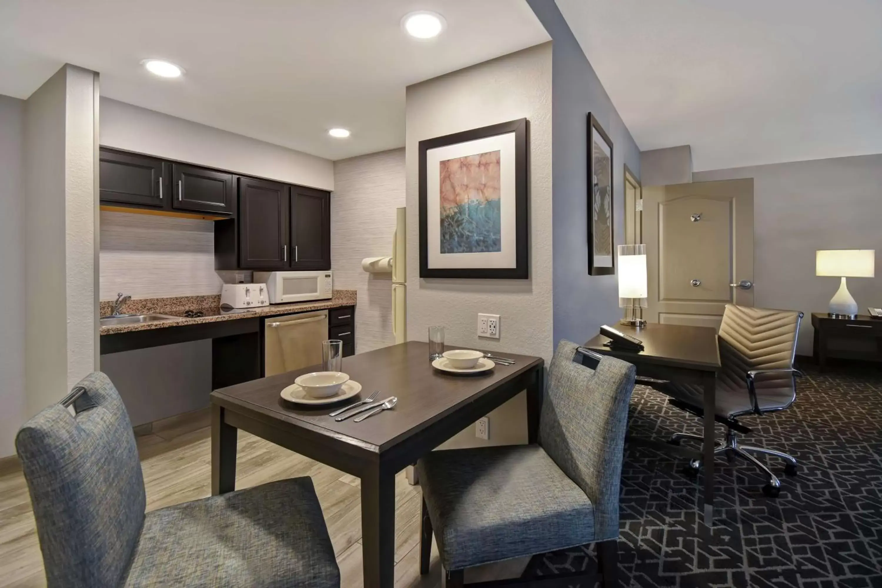 Bedroom, Seating Area in Homewood Suites by Hilton Edgewater-NYC Area