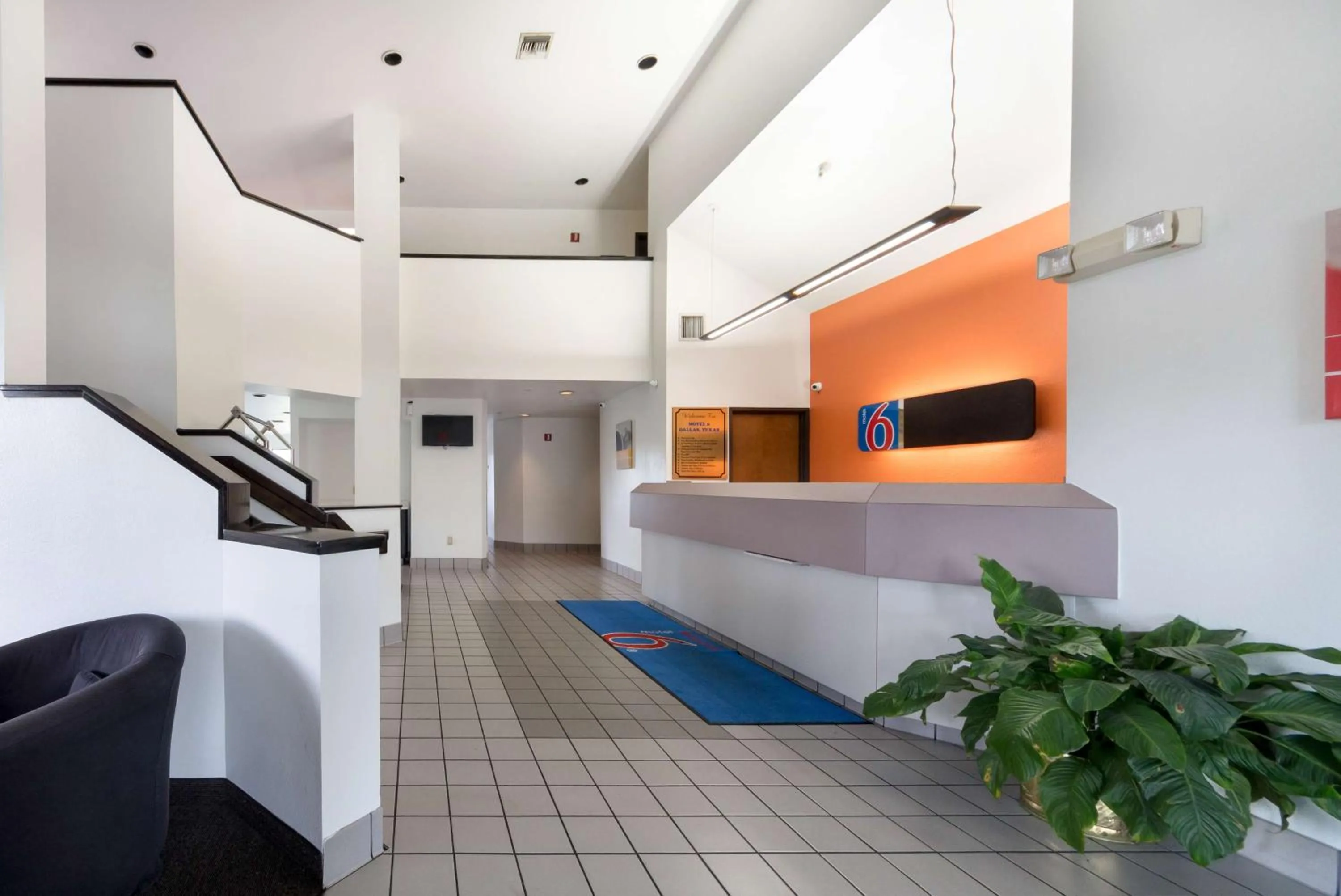 Lobby or reception in Motel 6-Dallas, TX - Northeast