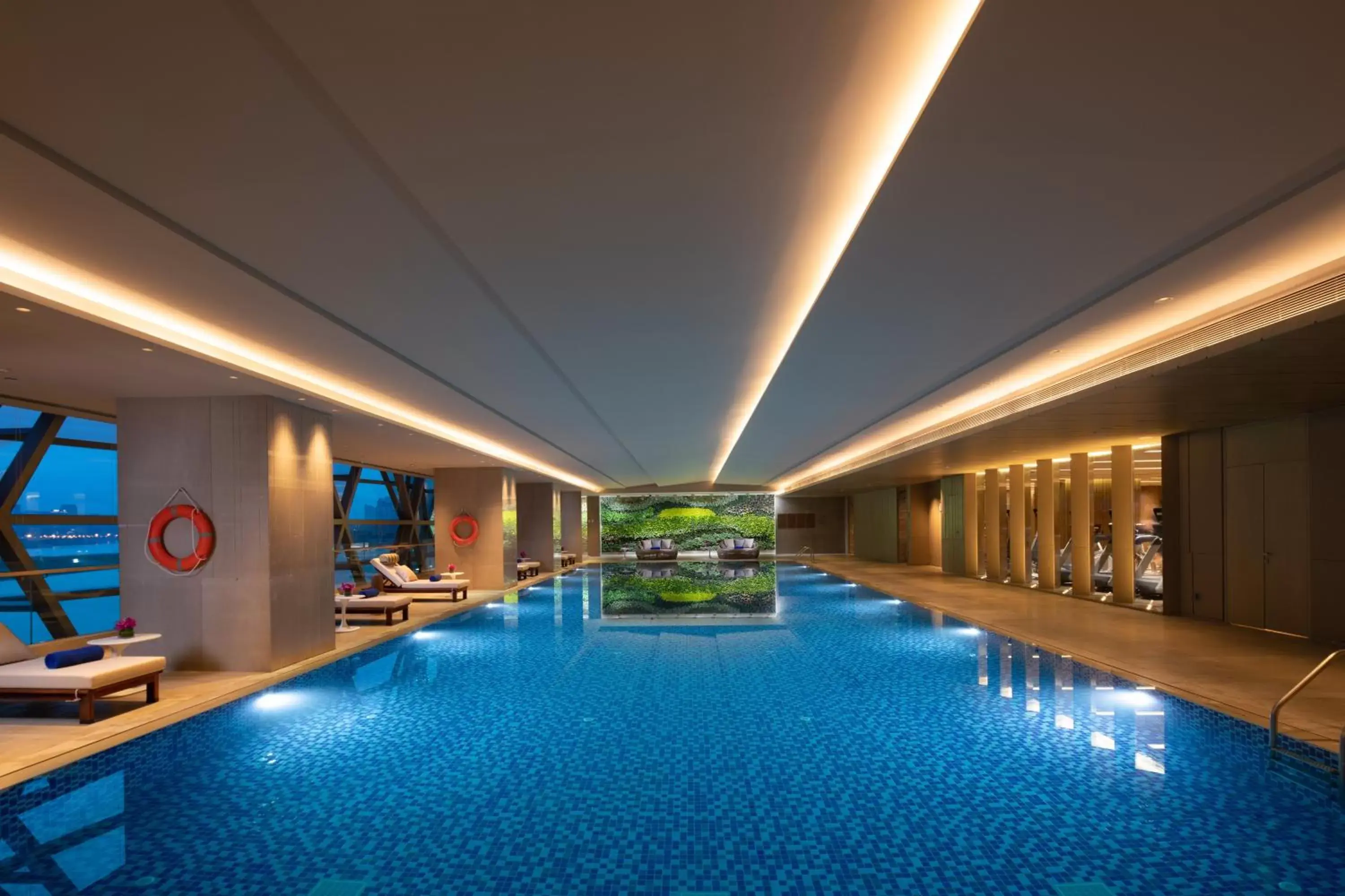Swimming pool in InterContinental Quanzhou by IHG Swimming pool in InterContinental Quanzhou by IHG