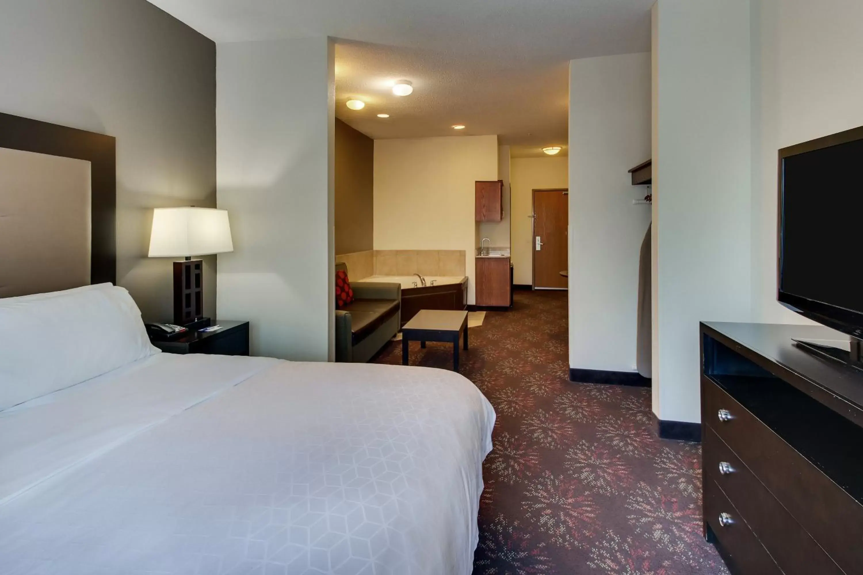 Photo of the whole room, Bed in Holiday Inn Express Hotel & Suites Lancaster-Lititz, an IHG Hotel