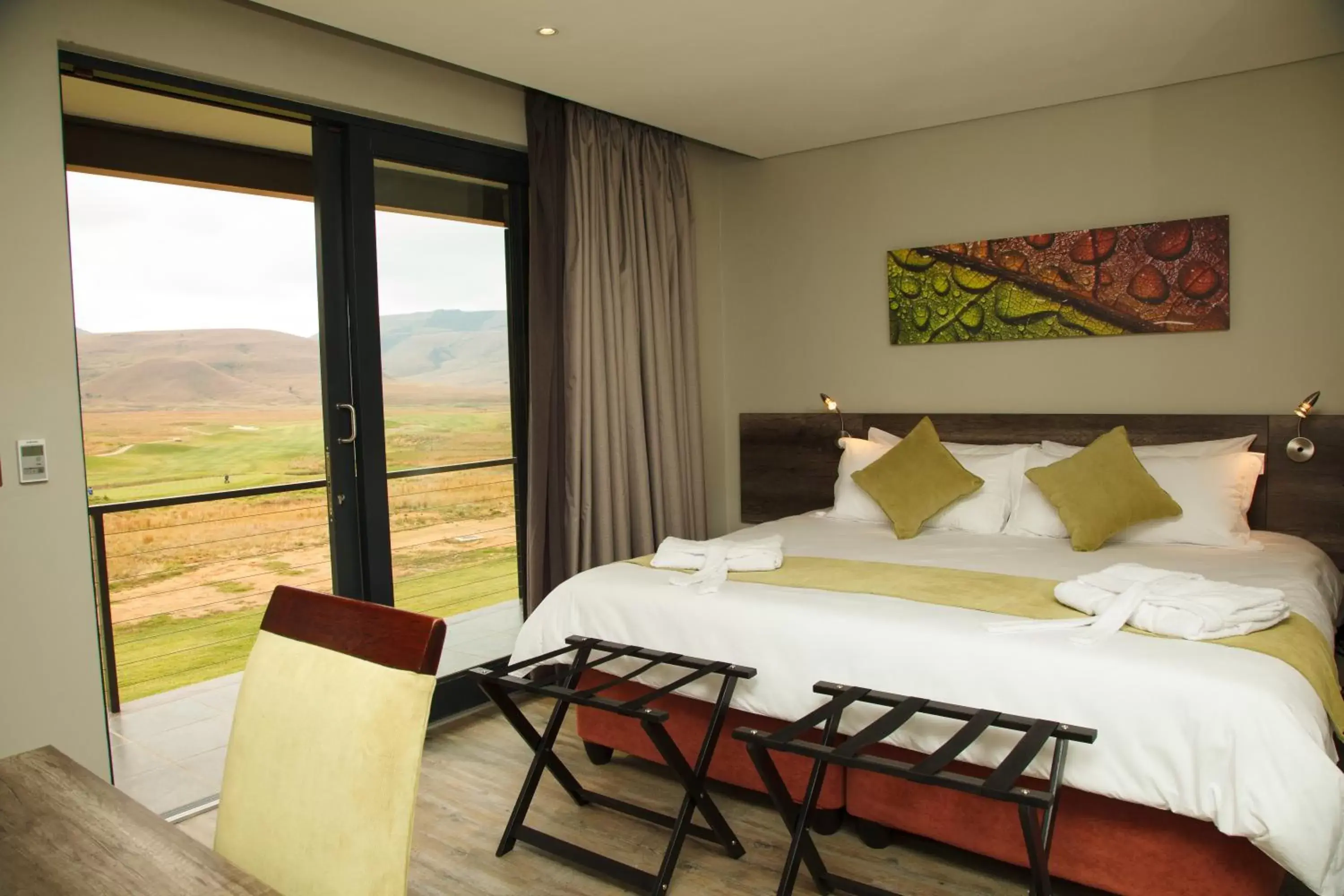 Mountain view, Bed in ANEW Resort Vulintaba Newcastle